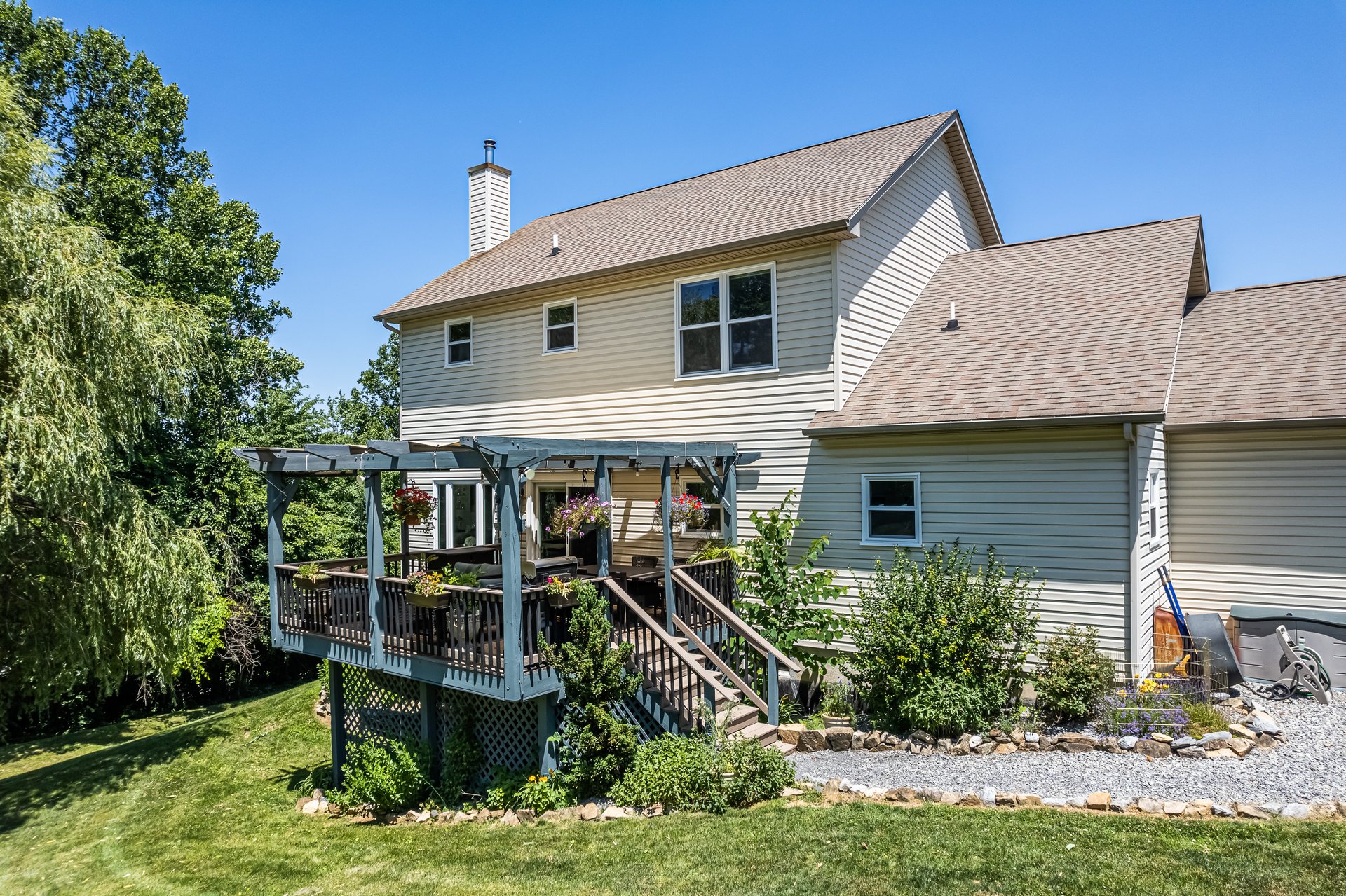 3892 Beeline Drive