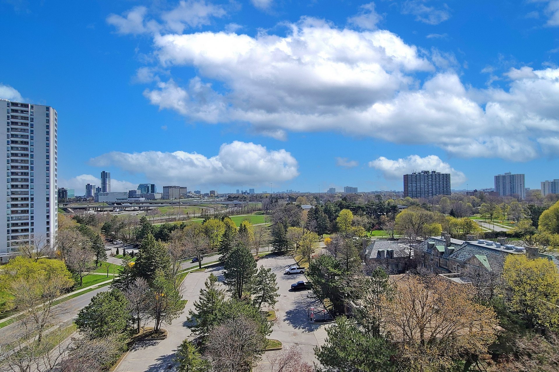 75 Graydon Hall Drive Unit: 1408