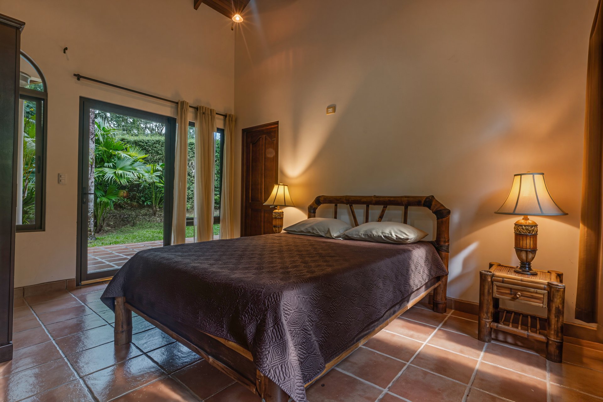 Ojochal Tropical Retreat | 4 Ensuite Bedrooms, Pool & Outdoor Living