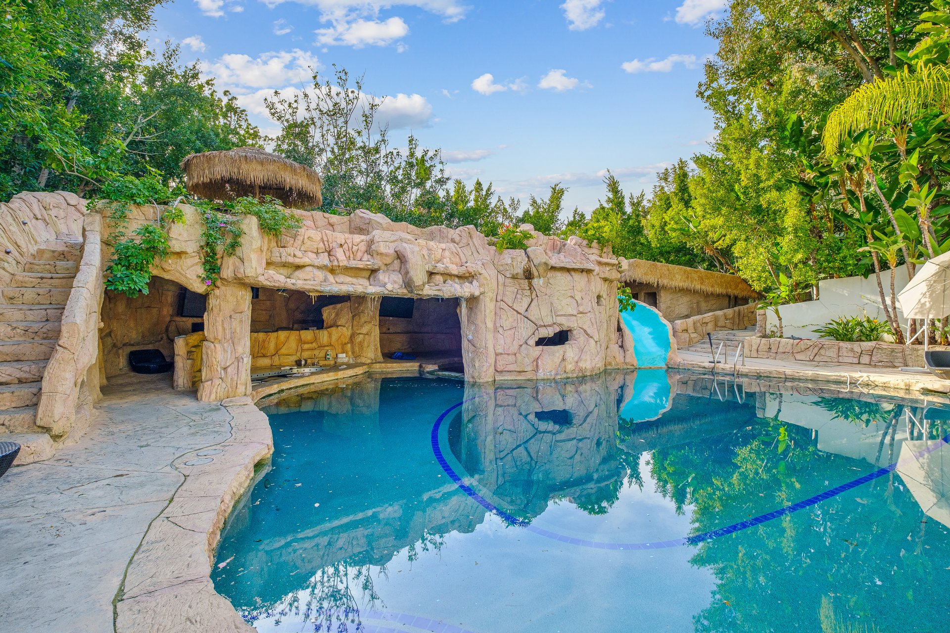 1235 Sierra Alta Way
