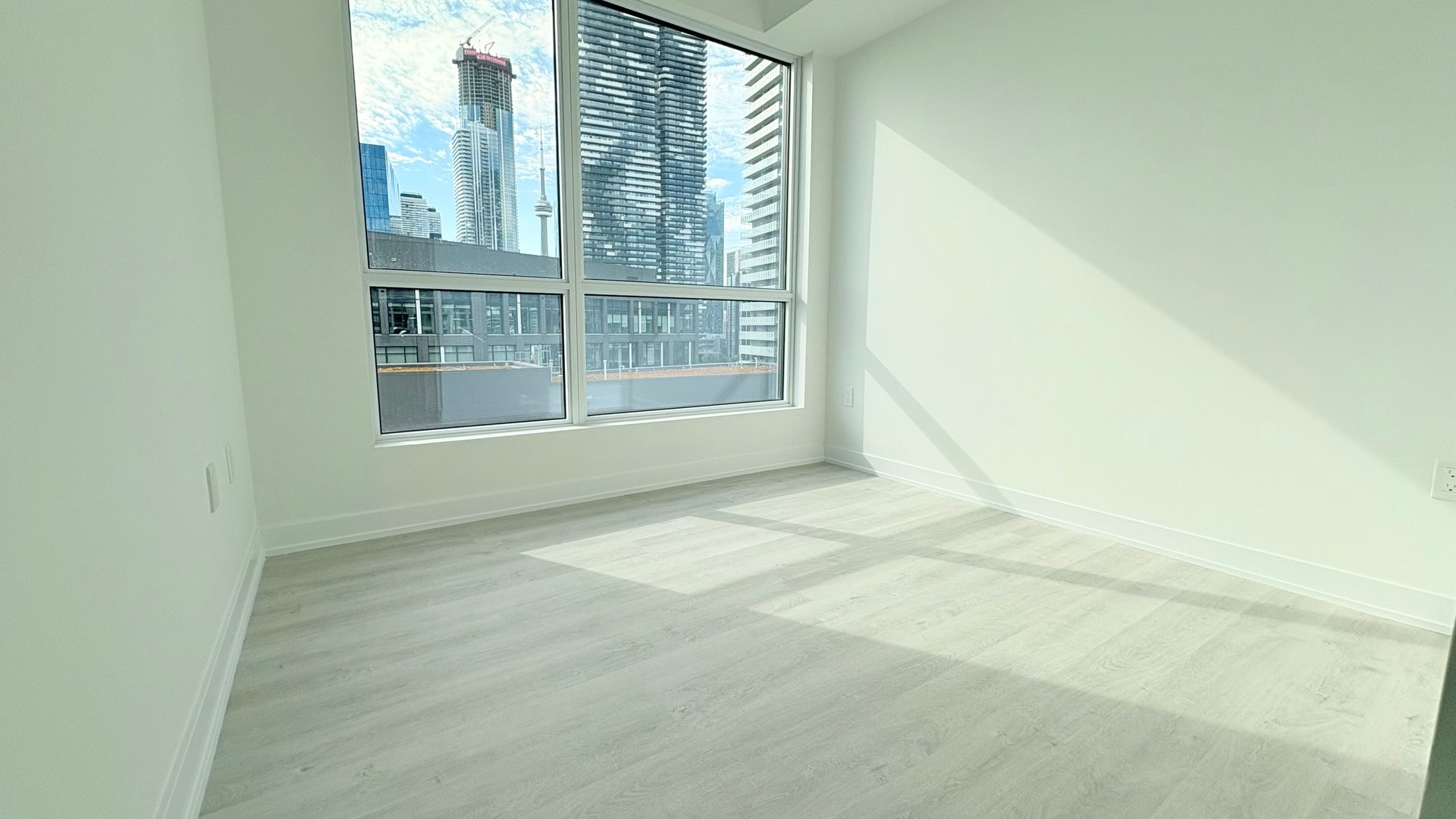 15 Richardson Street Unit: 1814
