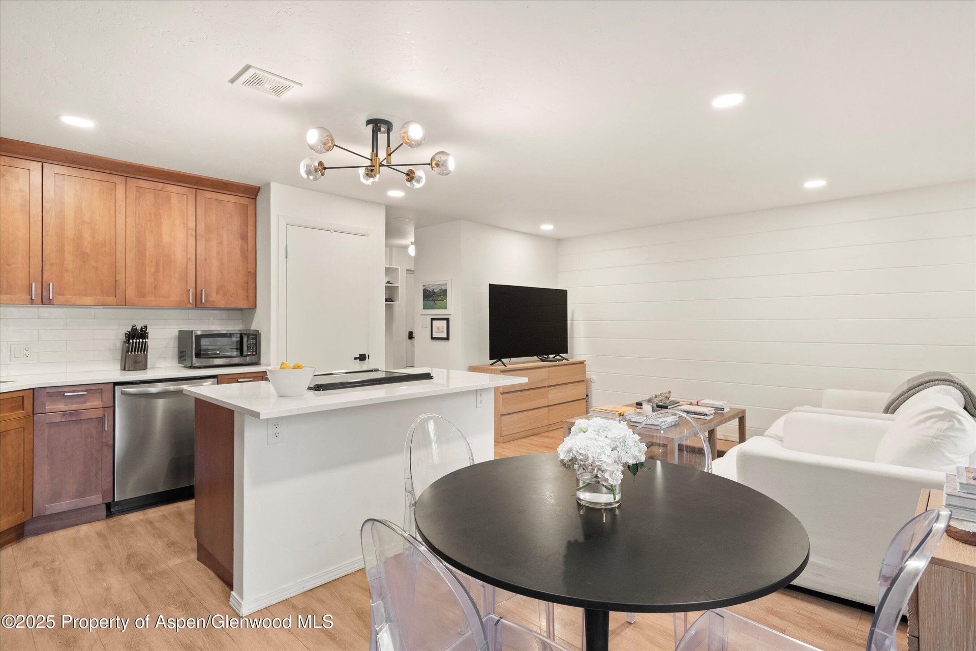  425 Park Circ, #A2