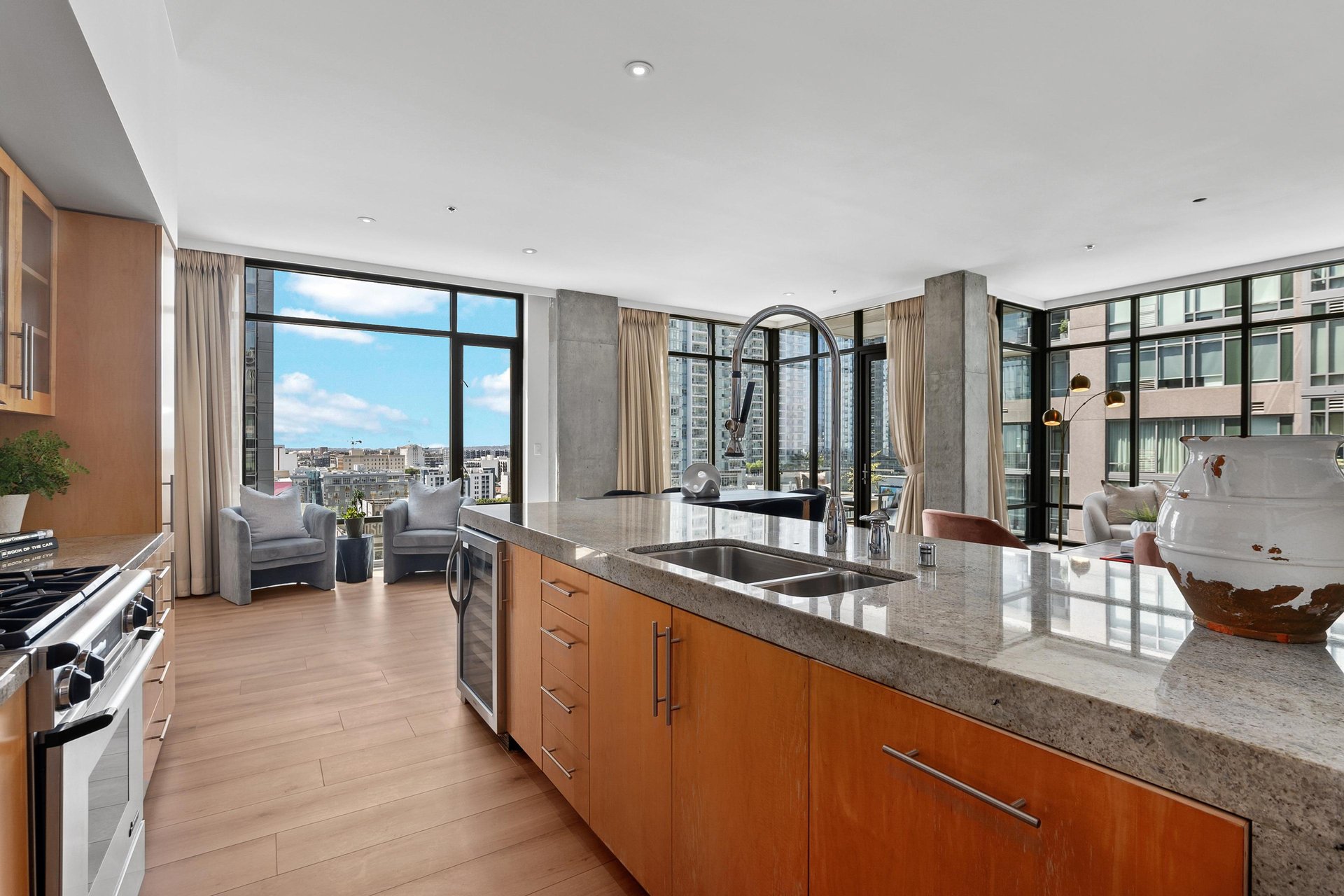 1111 S Grand Ave #1201, DTLA