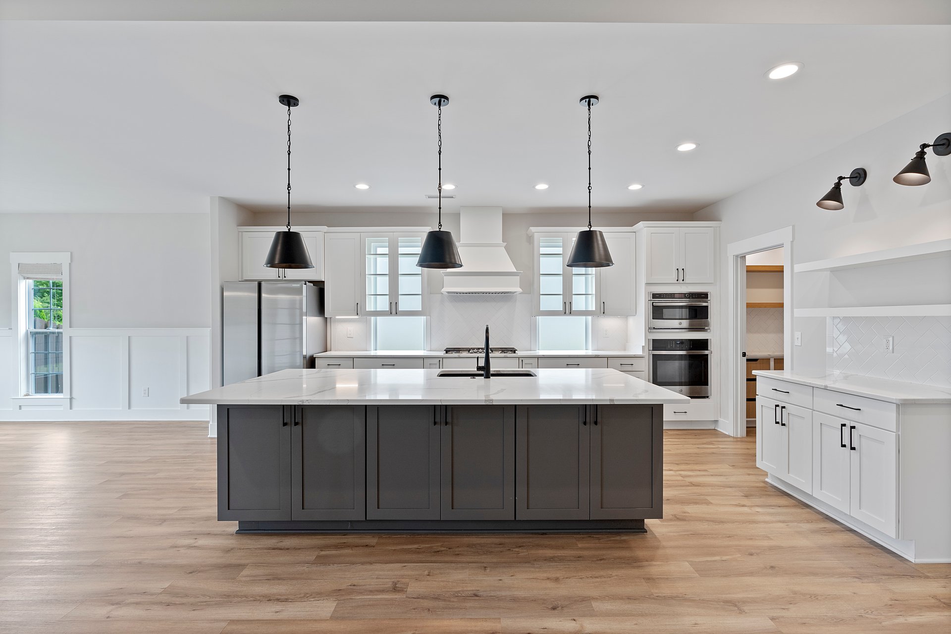 SPACE SPACE SPACE with a Luxury feel! Office AND Bonus Room!Office AND Bonus Room!
