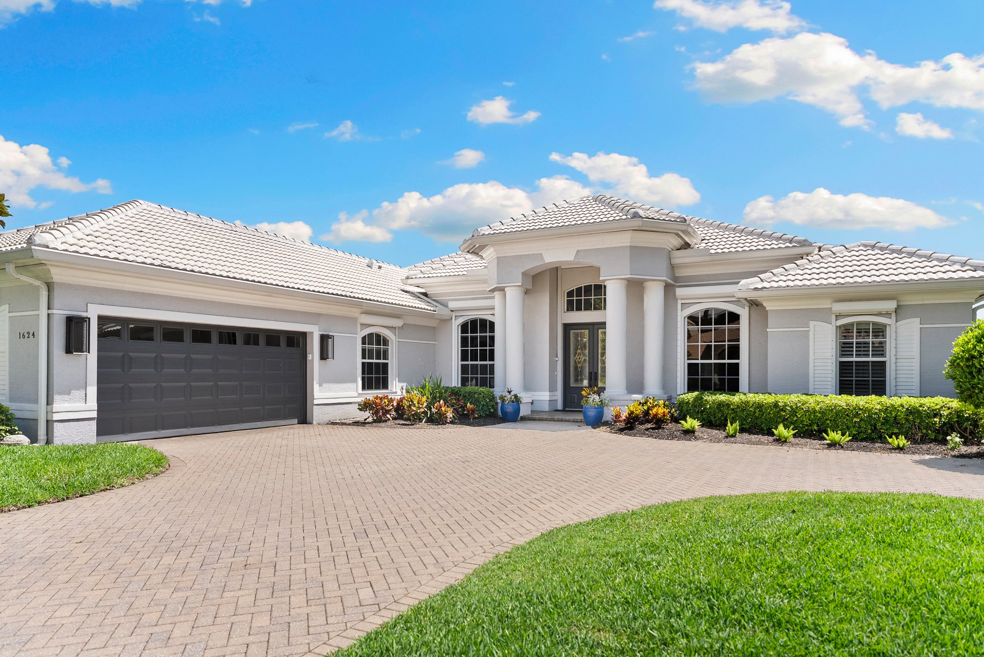 STONEBRIDGE COUNTRY CLUB