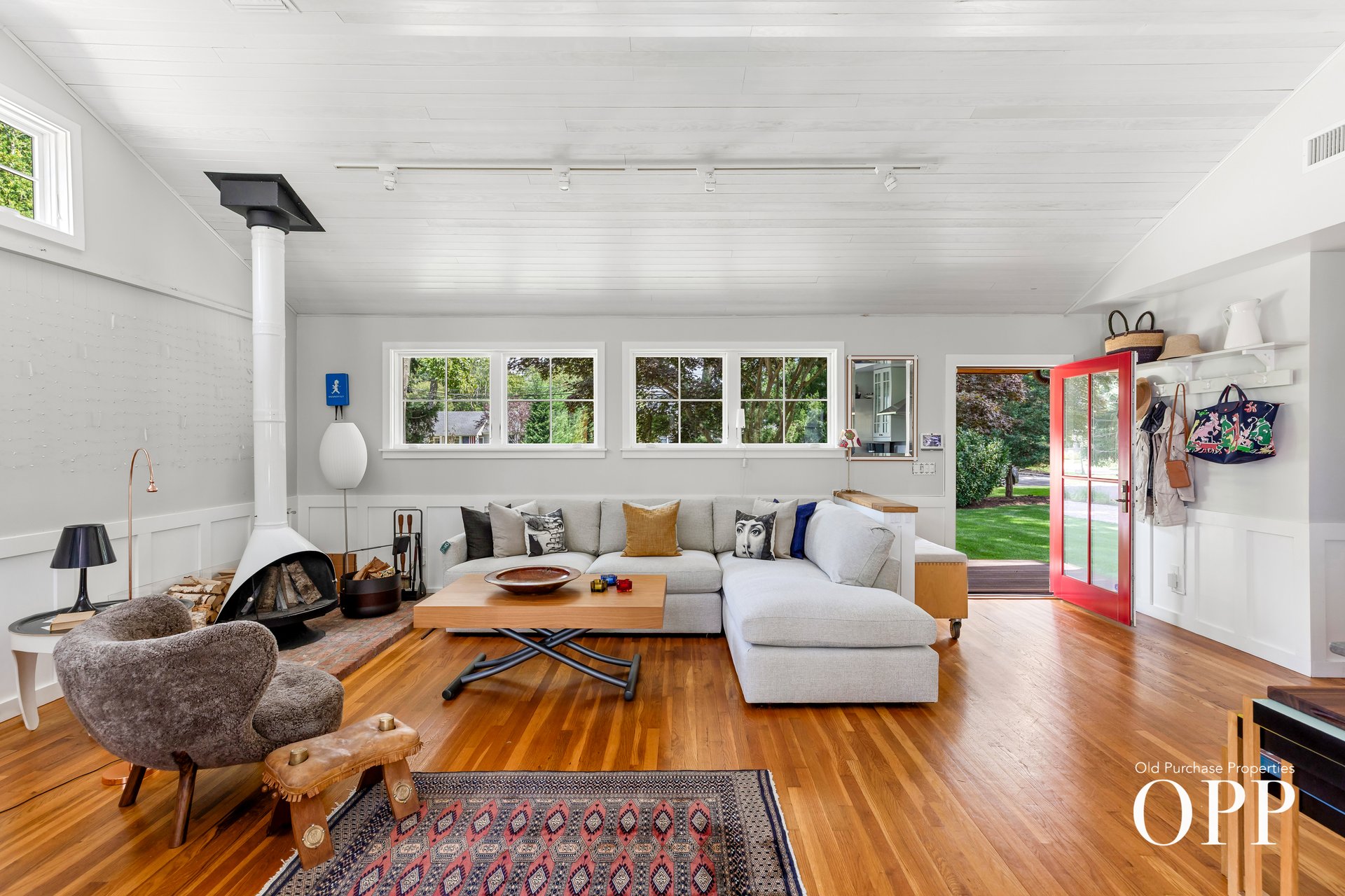 Impeccable Living on Nearly One Acre
