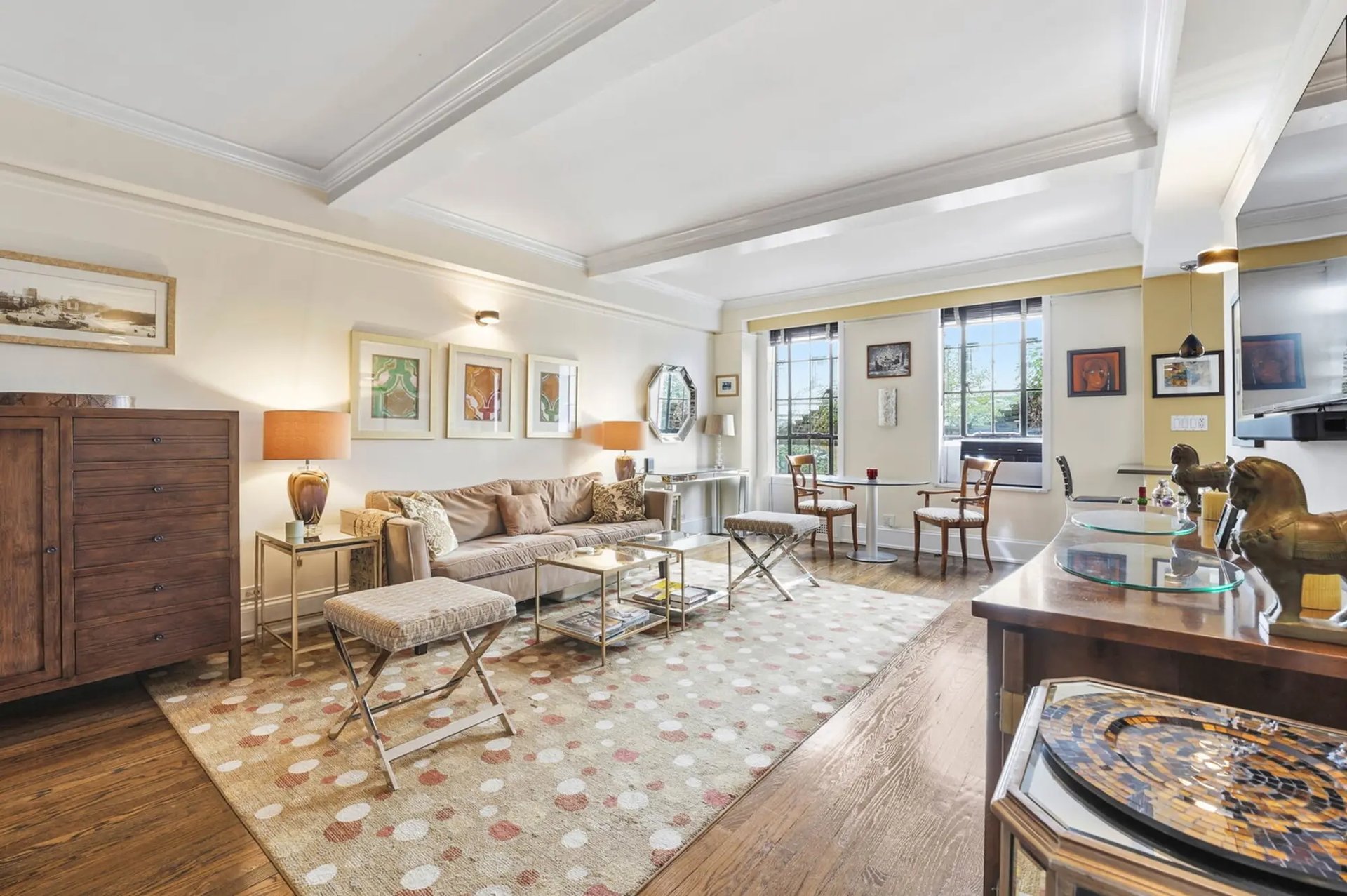 333 W 56th St Apt 2L