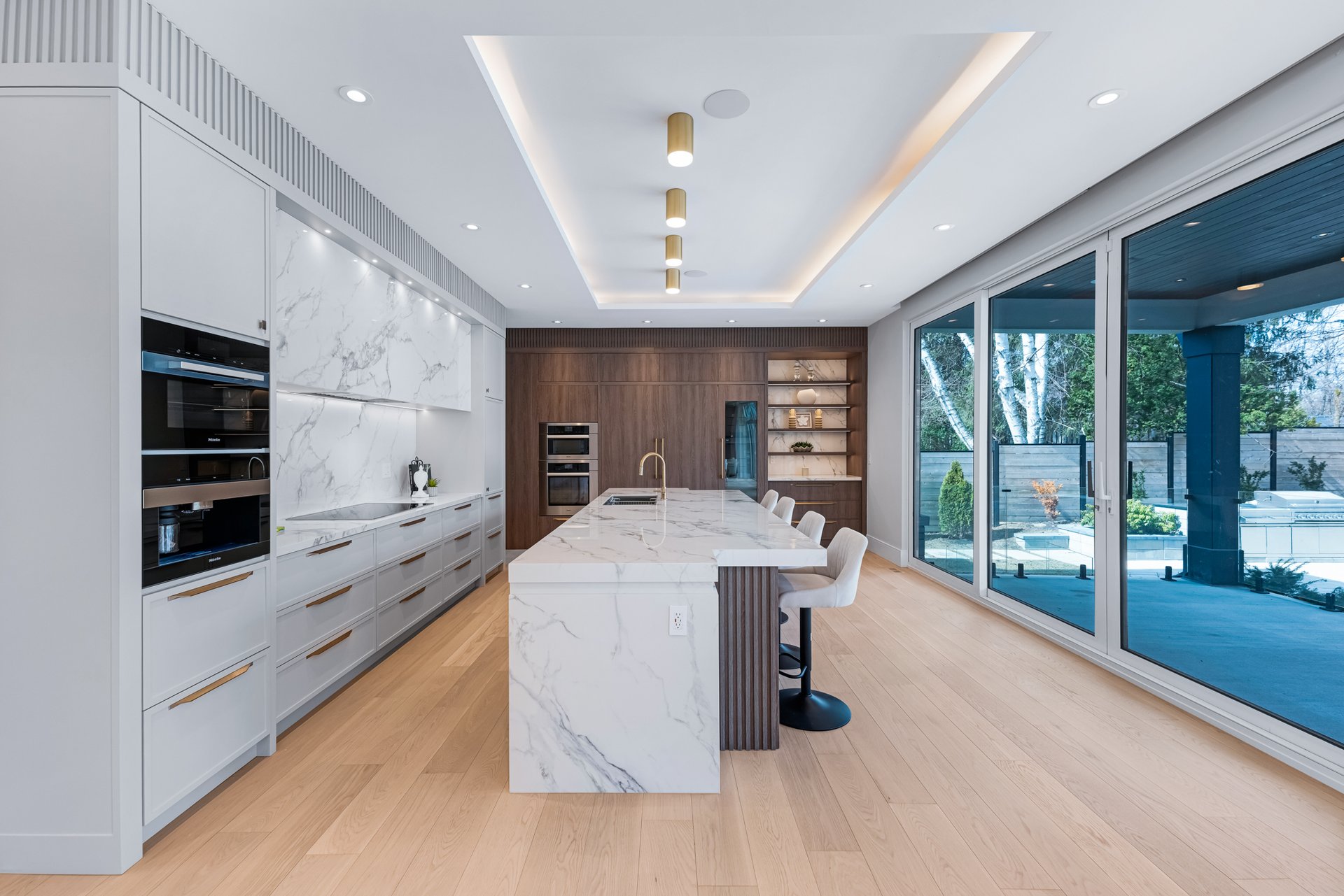 718 Balboa Dr