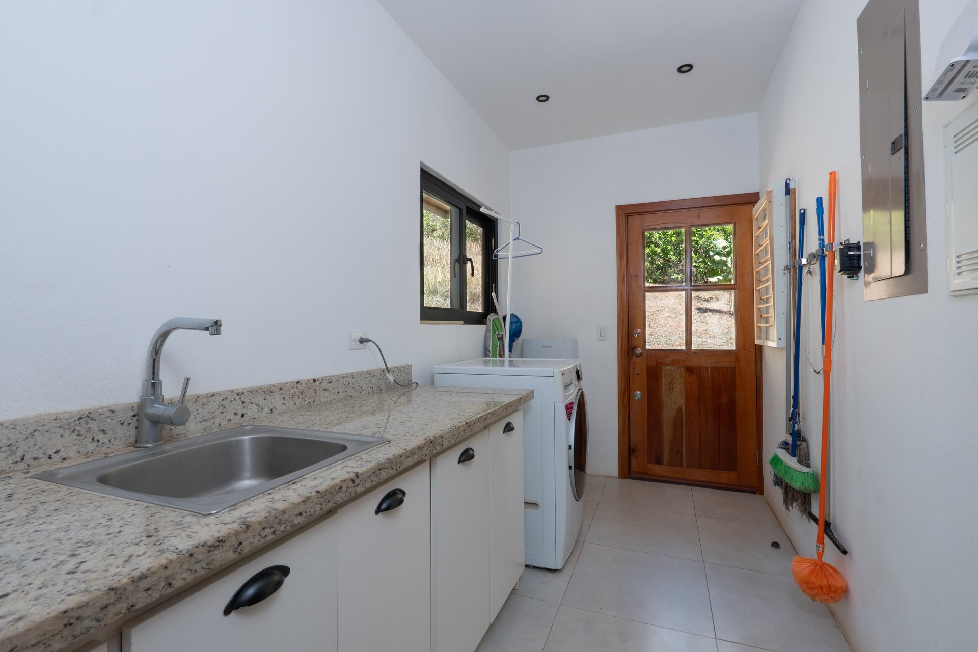 Casa Los Suenos | 4 Bedroom Home with Guest House near Tamarindo Costa Rica