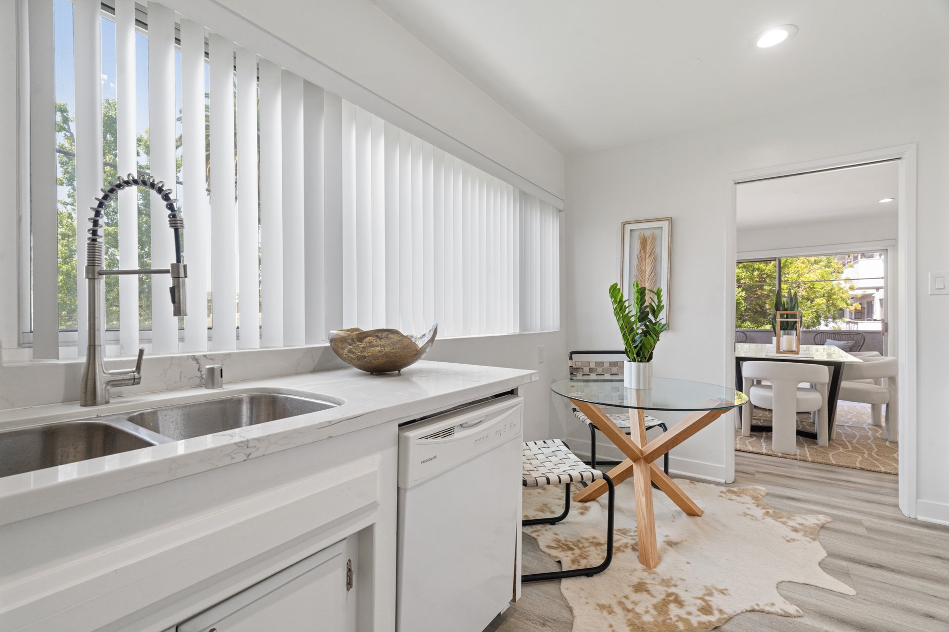 400 S Los Robles Avenue #209