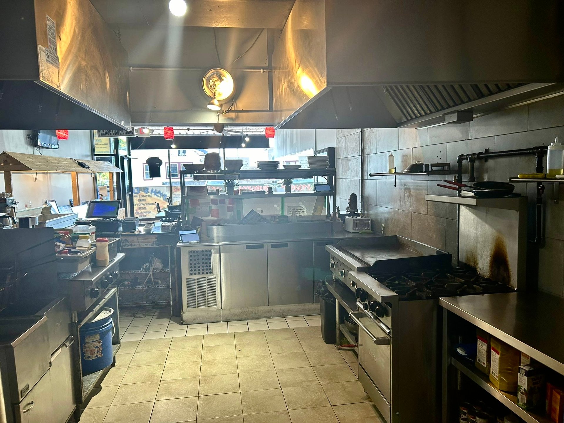 433 Simcoe Street Unit: 3