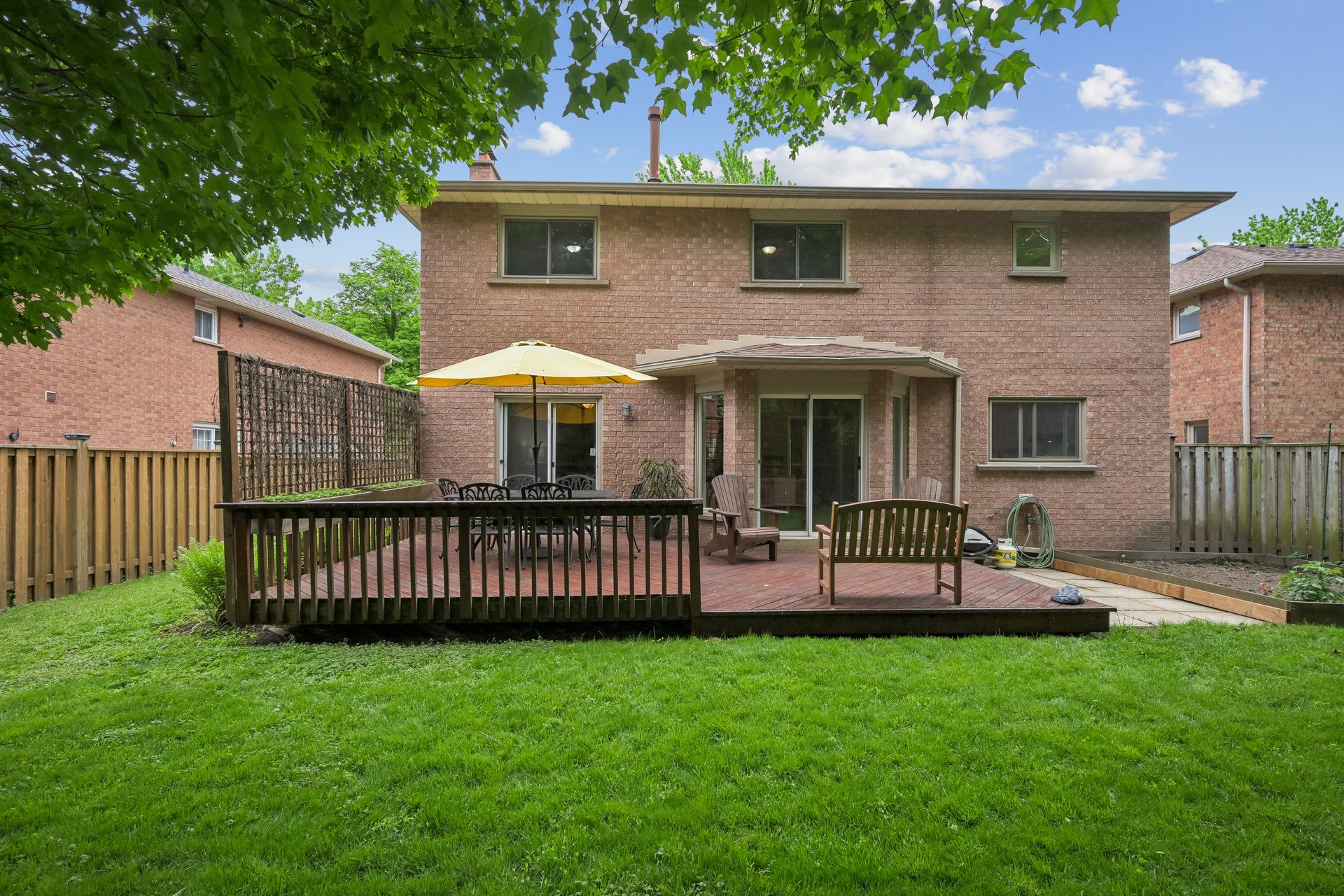 Unbeatable location in Glen Abbey!