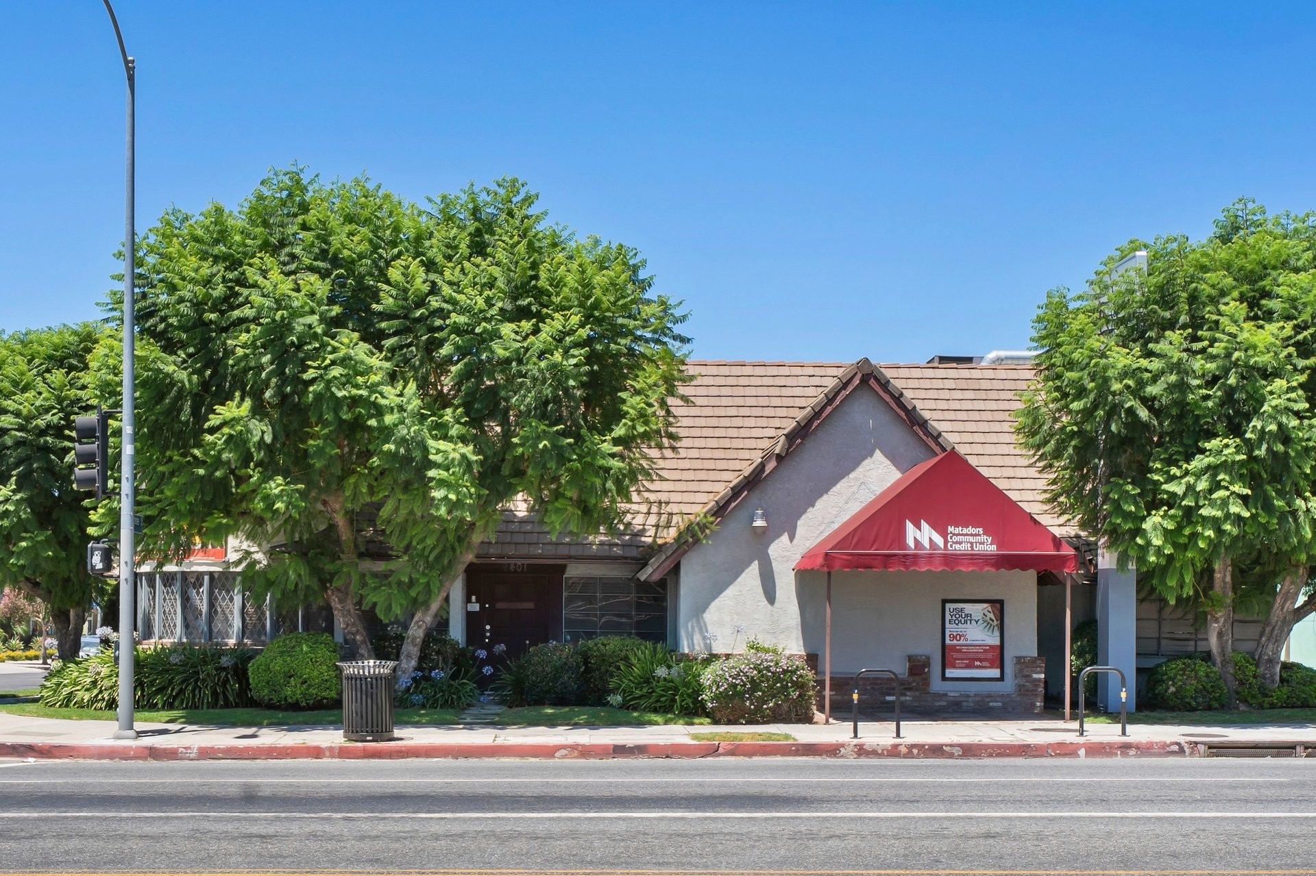9401 Reseda Blvd