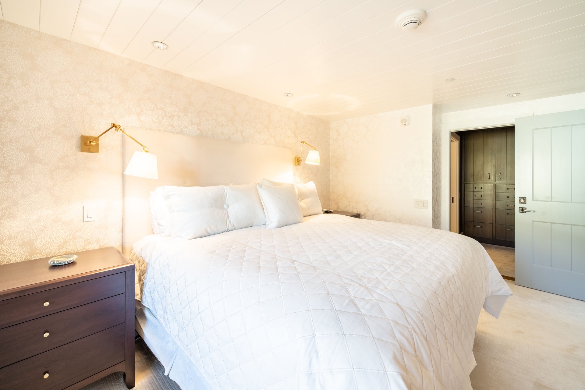 The Lodge at Vail Condominiums #332