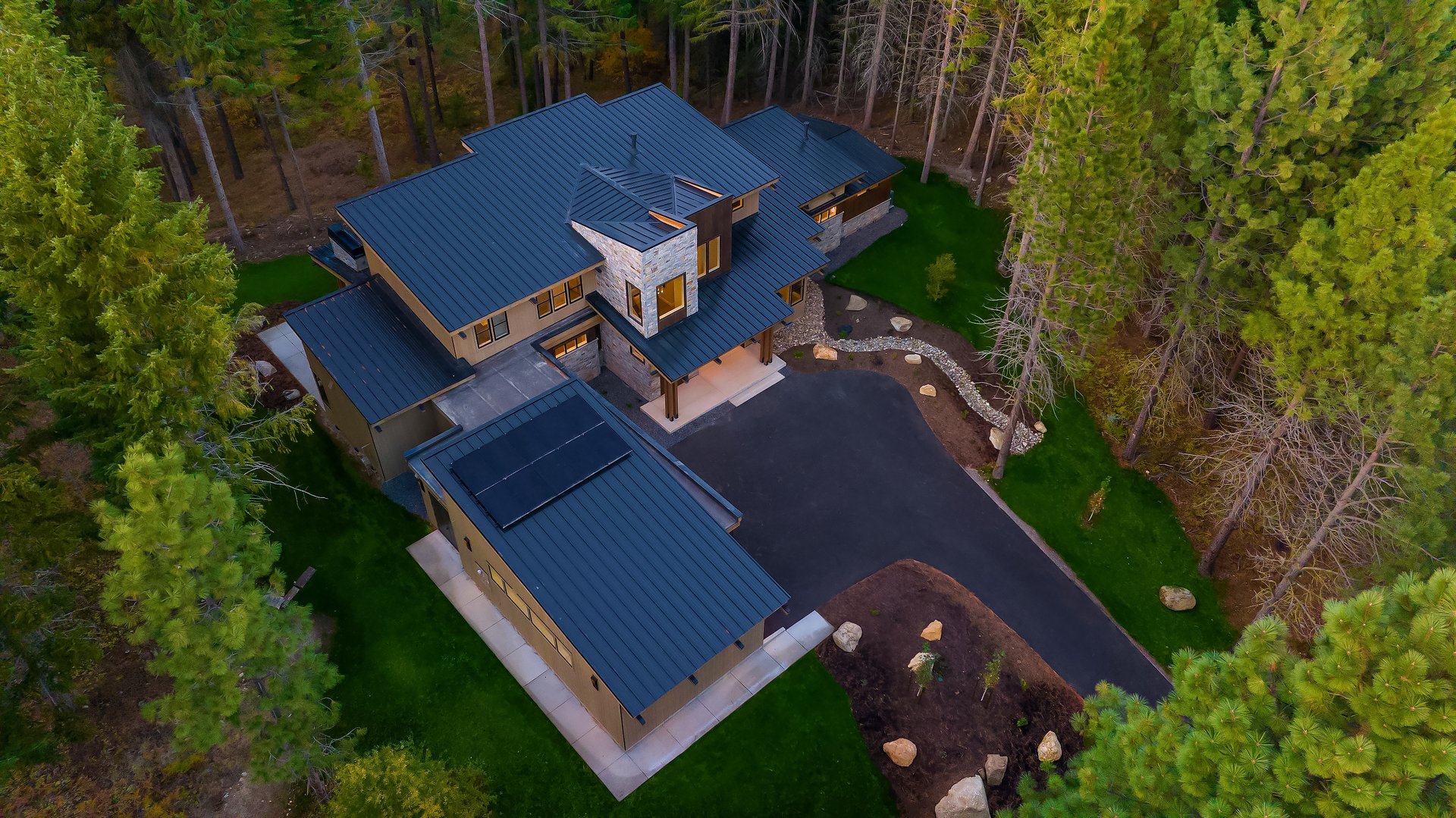1130 Ruby King Loop