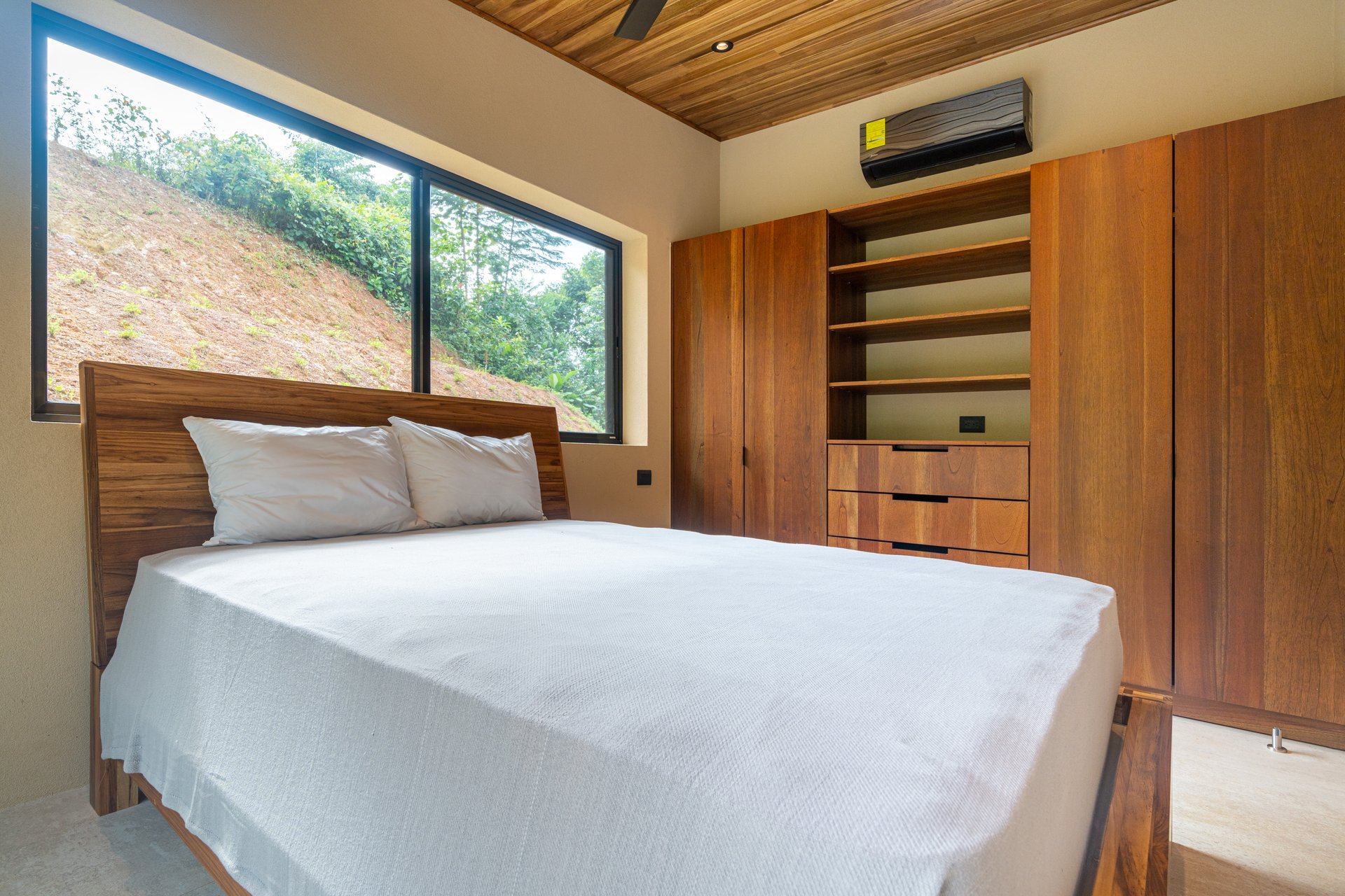 Casa Hamsa - Stunning, Modern Jungle Home in Ojochal