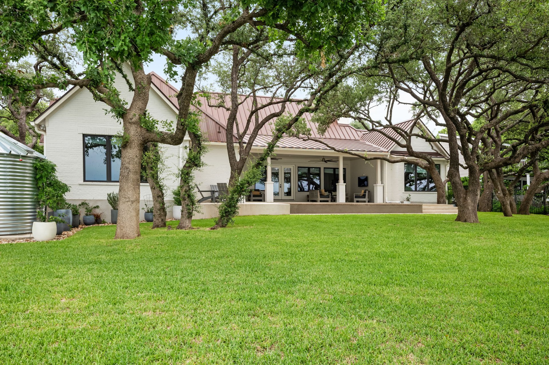 1131 N Shorewood Drive