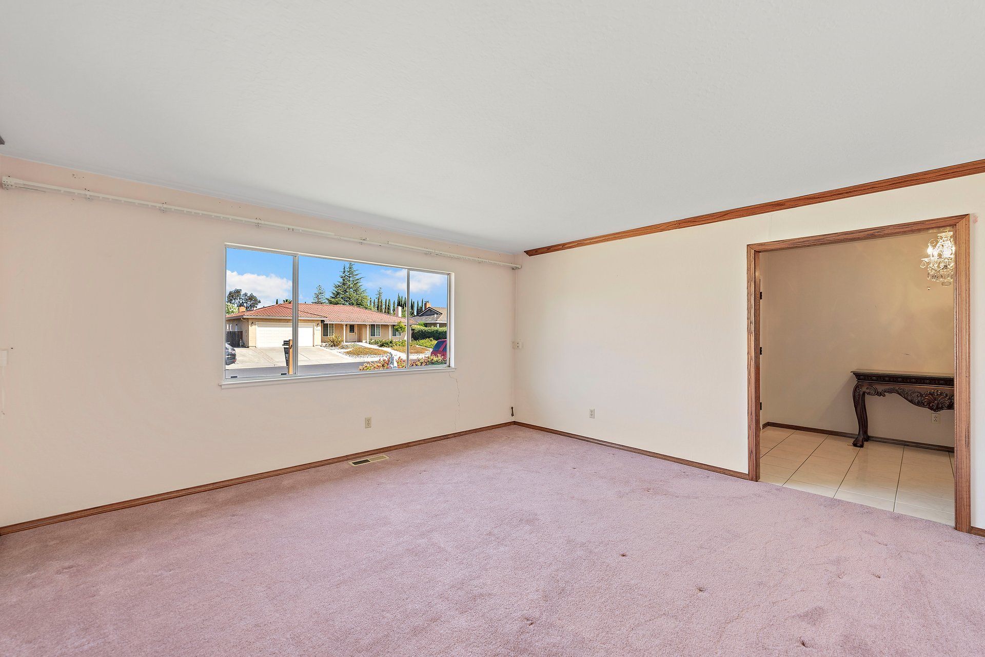 6137 Oak Forest Way