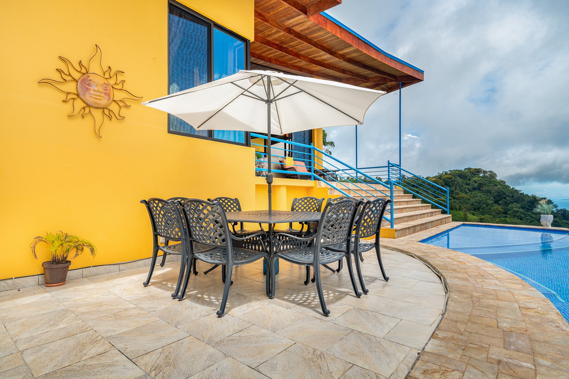 Luxury 4-Bed Villa with Ocean Views & Infinity Pool in Ojochal