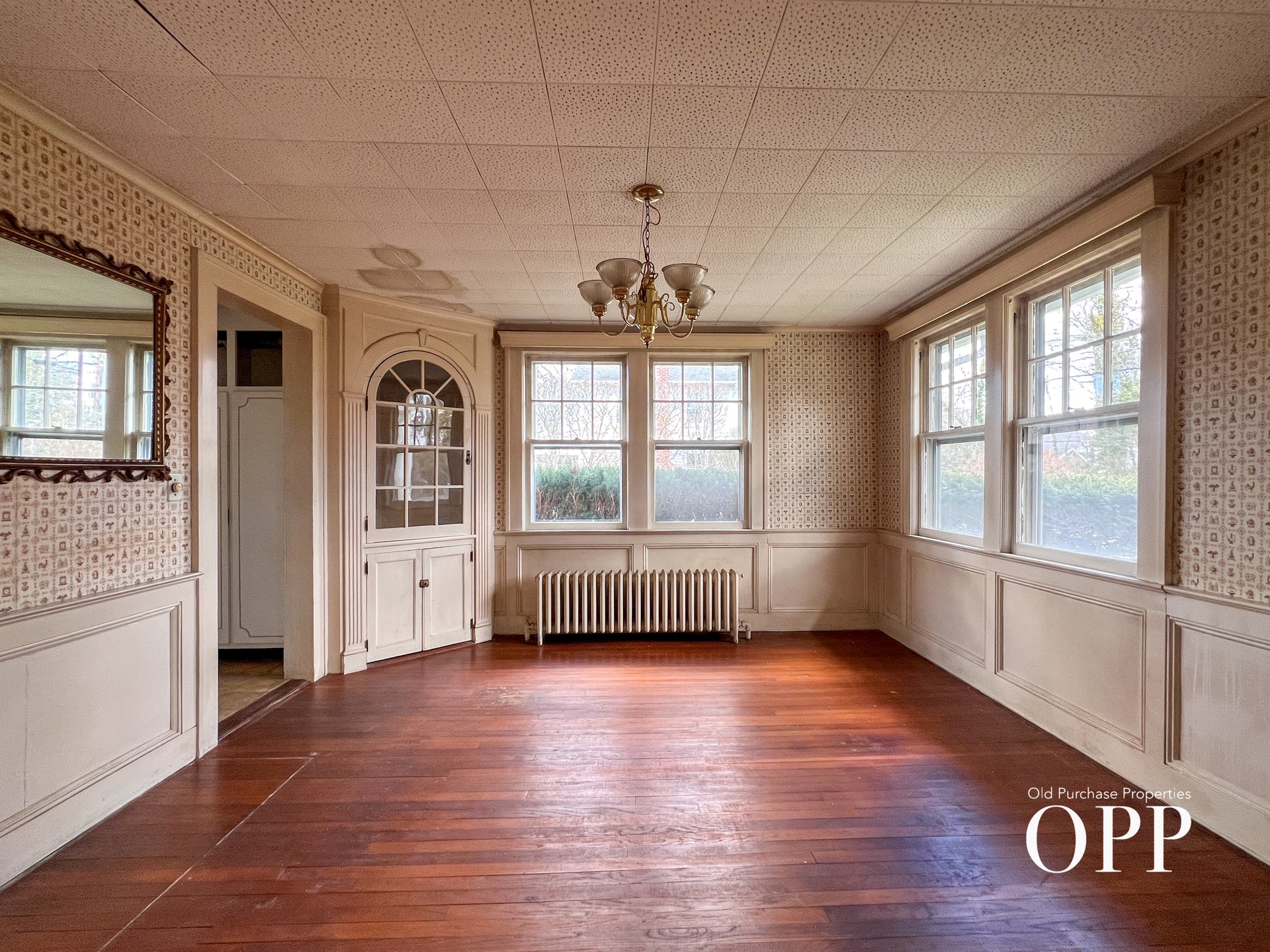 SOUTH VILLAGE LOCATION WITH ENDLESS POTENTIAL