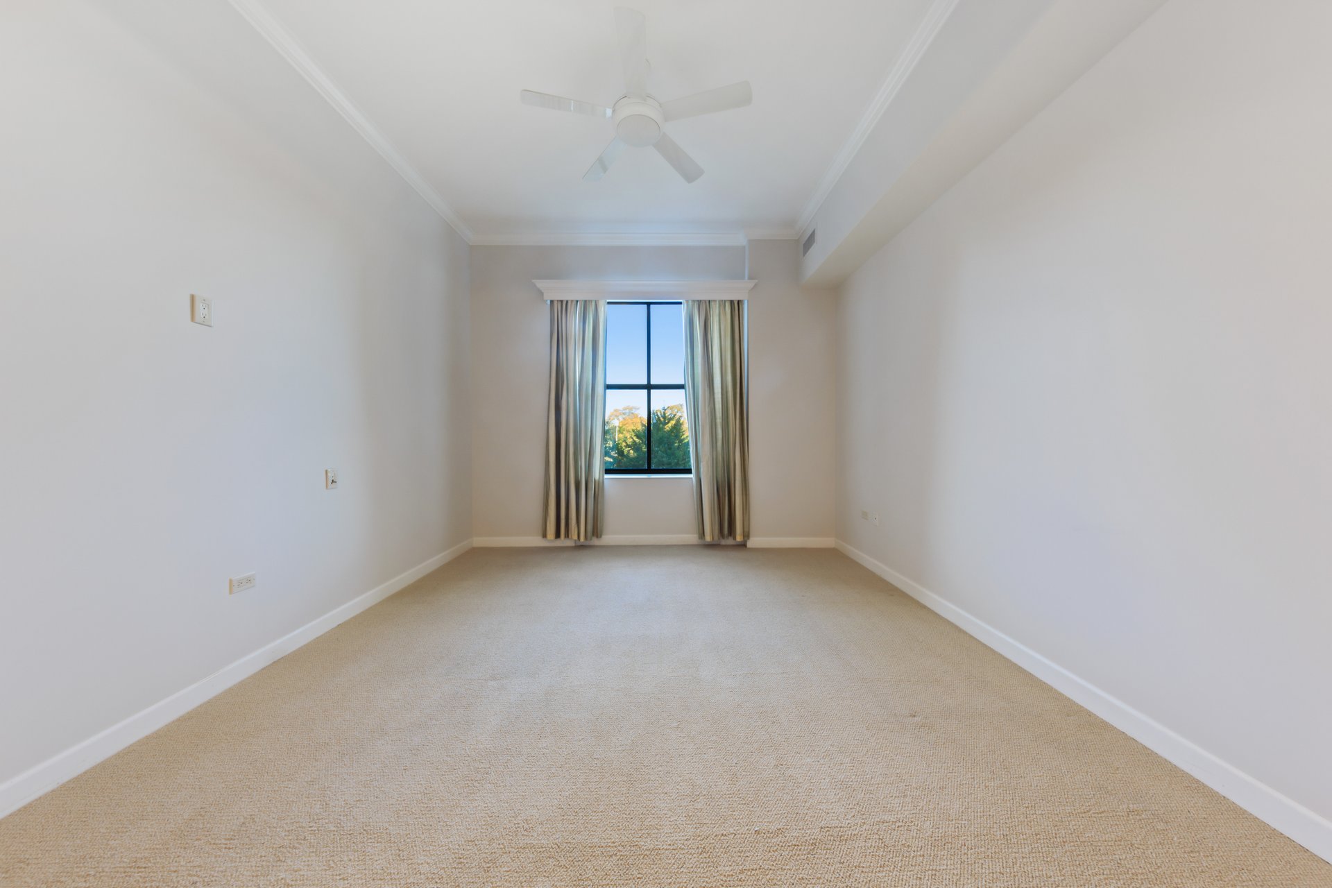 310 S Michigan Ave Unit 202