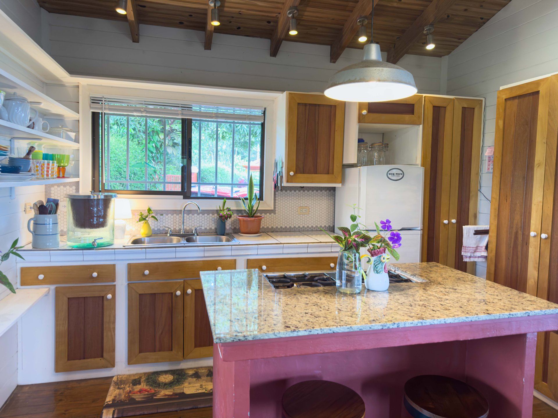 Tinamastes Eco Orchard | Creekside 2BR Home + Studio Casita