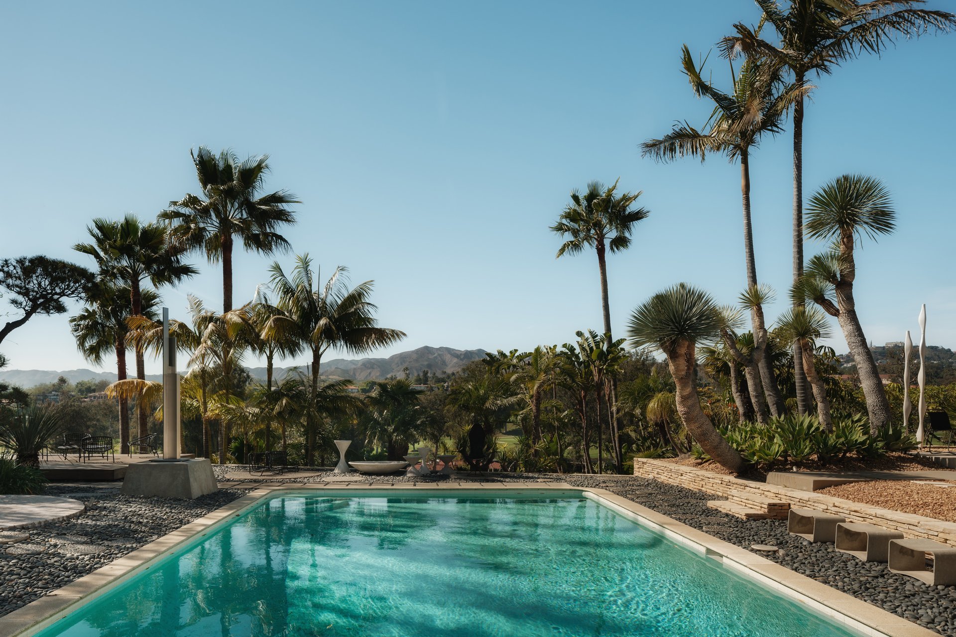 1911 La Mesa Dr