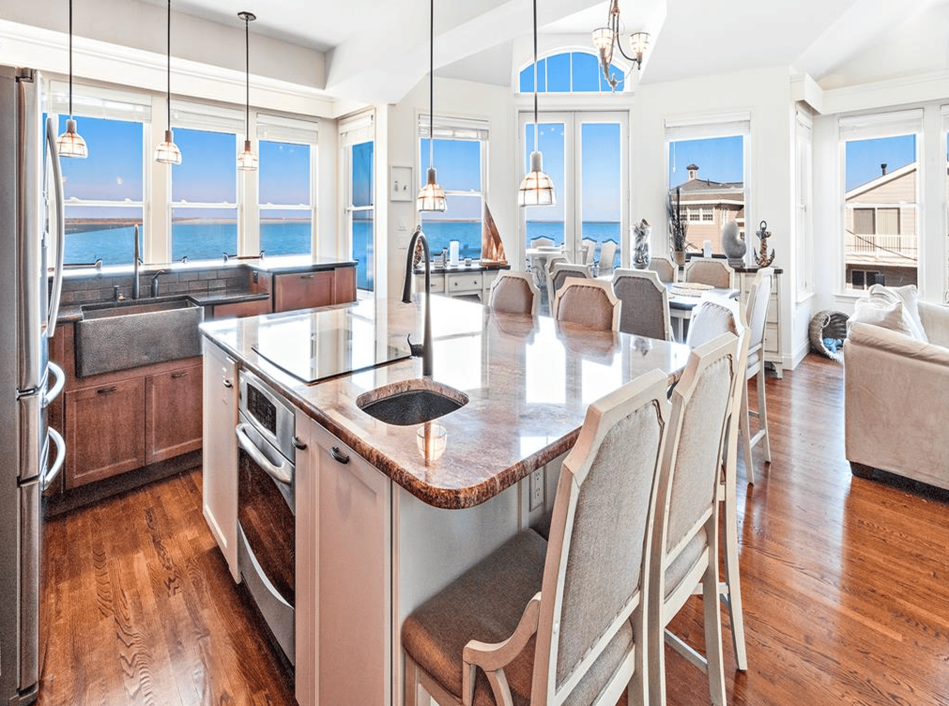 386 N 10th, Surf City