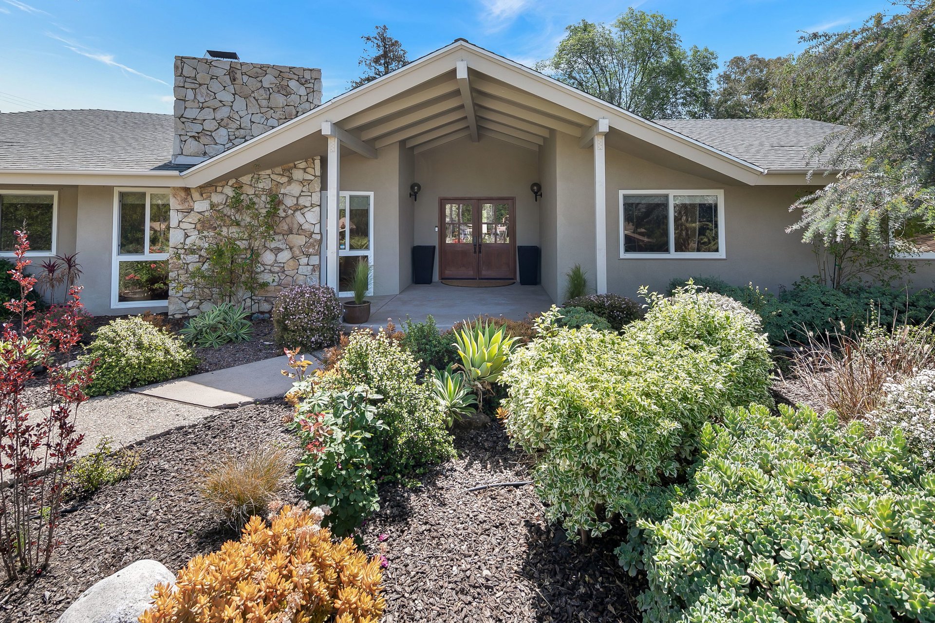 450 Fern Dell Pl