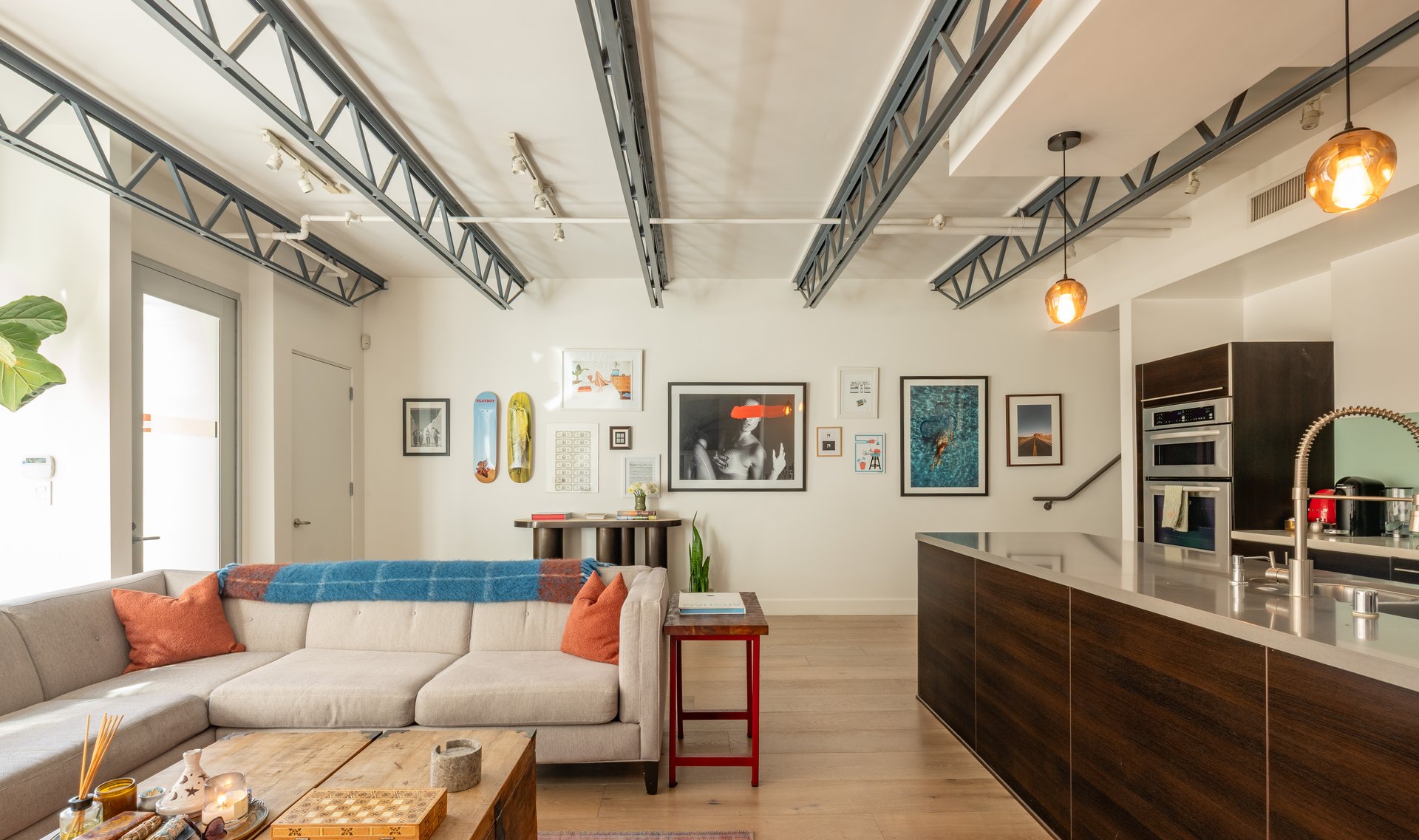 1250 N Harper Ave Unit: 411
