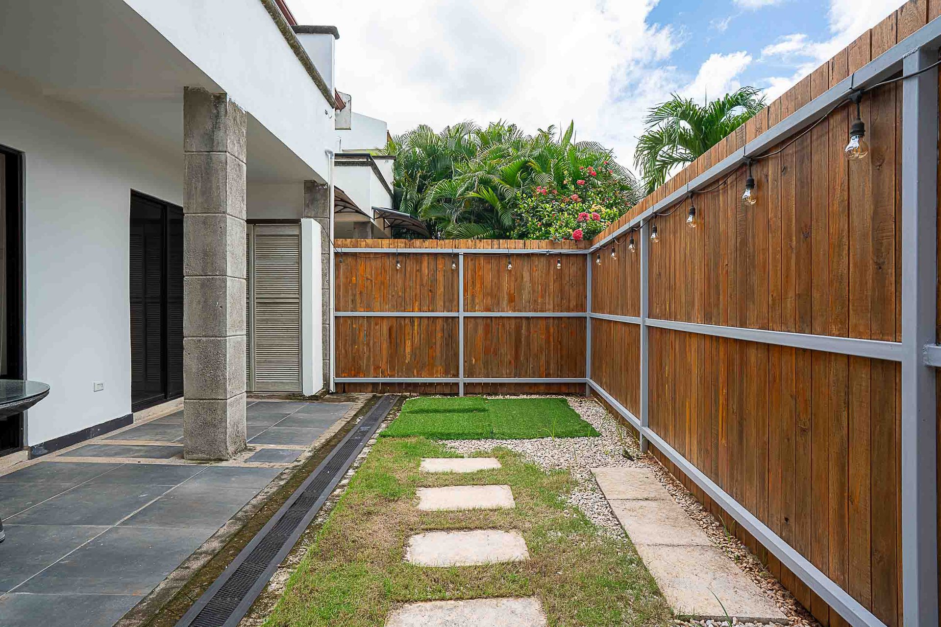 El Sandal #9 | 3 Bedroom Townhome, 10 Mins to the Beach - Seller Financing Available!