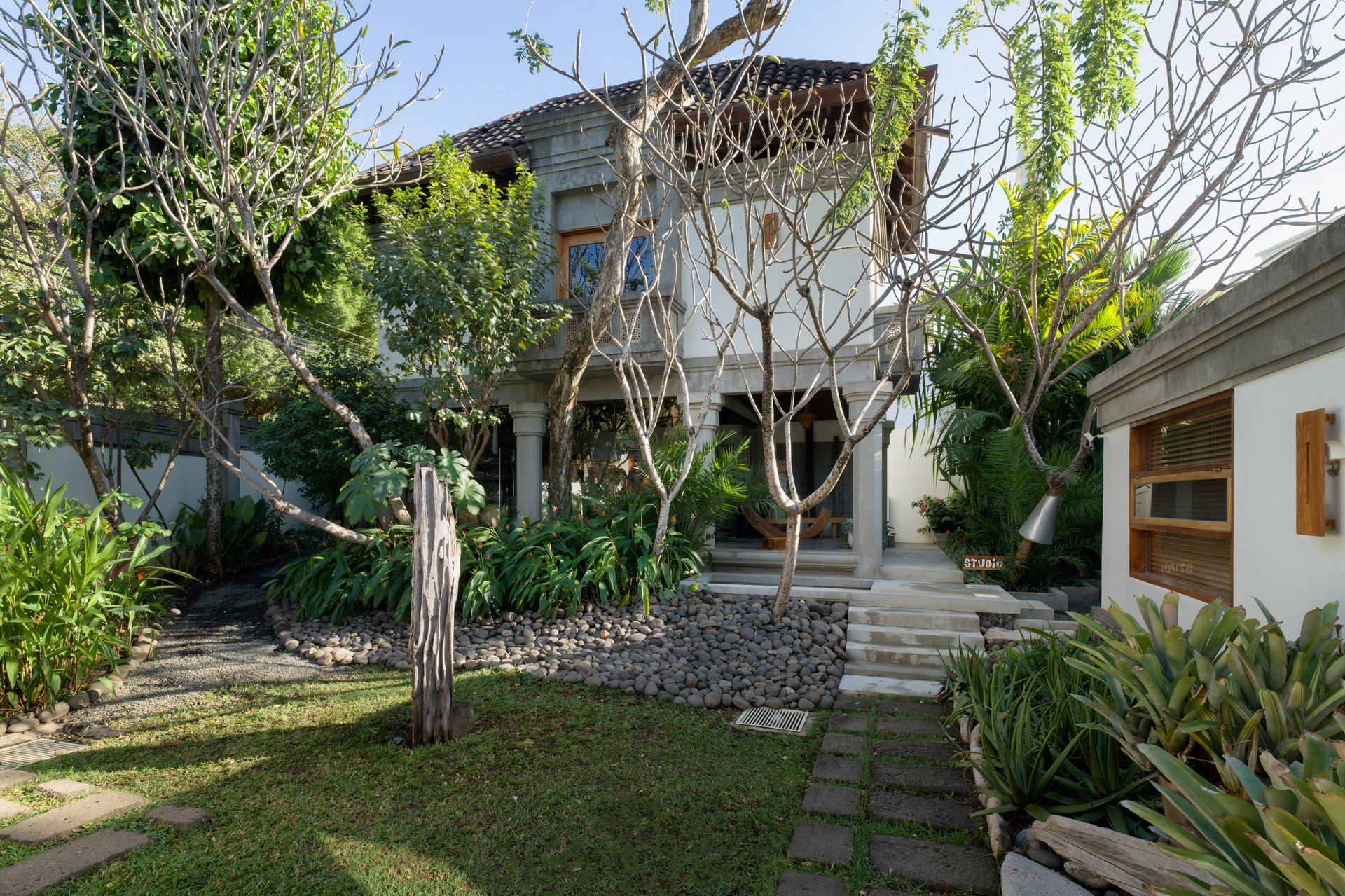 Villa Serena | Oceanfront Luxury in Playa Langosta