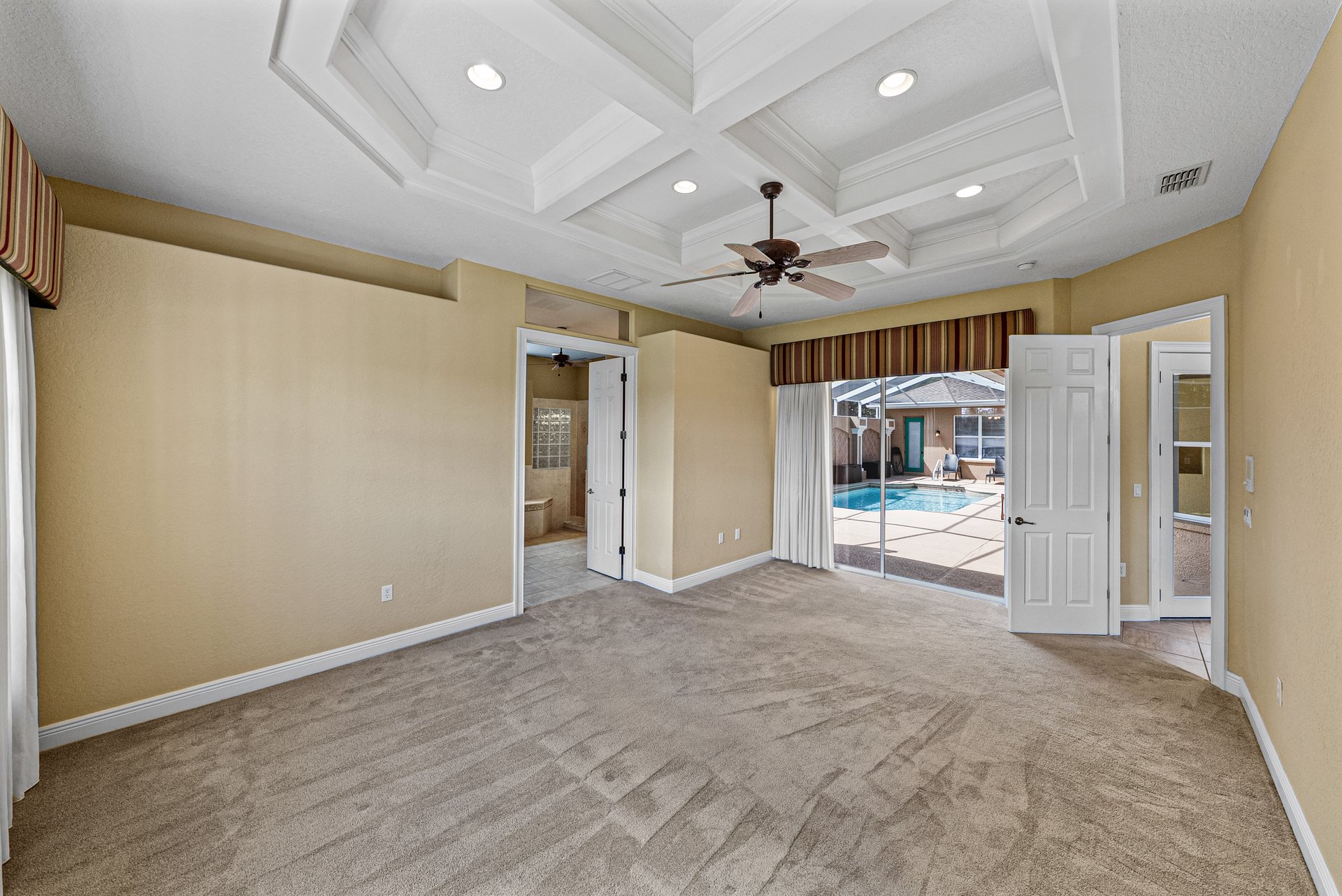 12231 WOODLANDS CIR