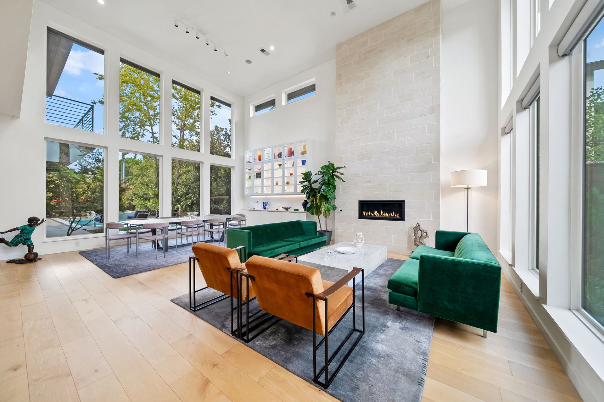 423 W Colorado Boulevard