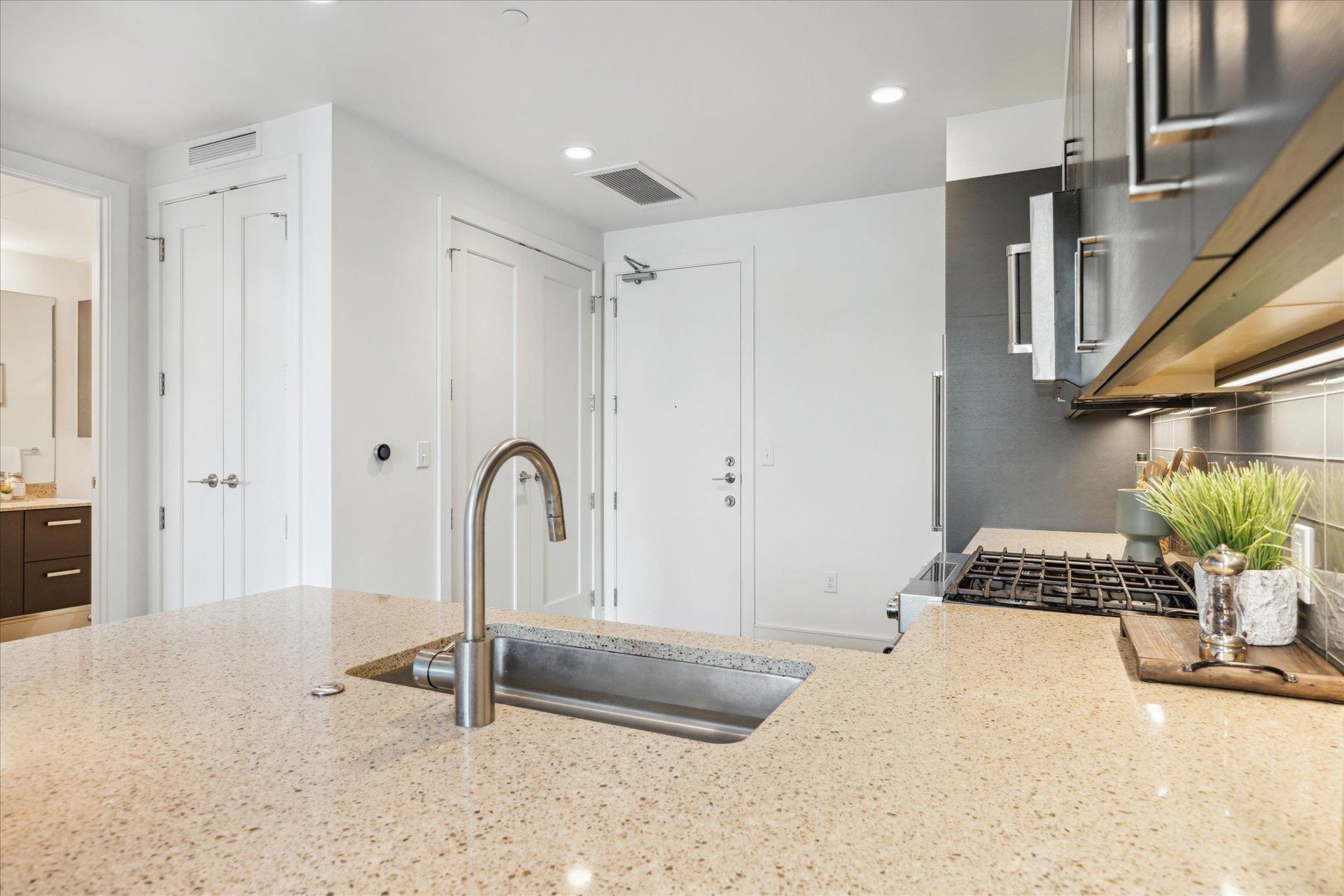 222 West Avenue #2403