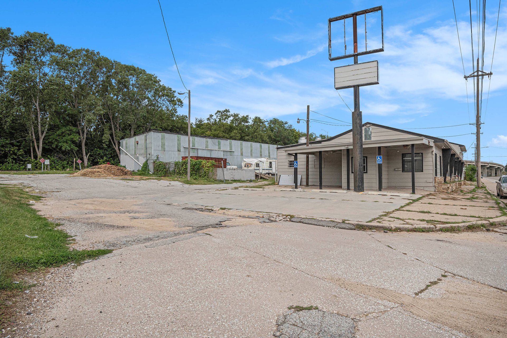 6500 Railroad Ave