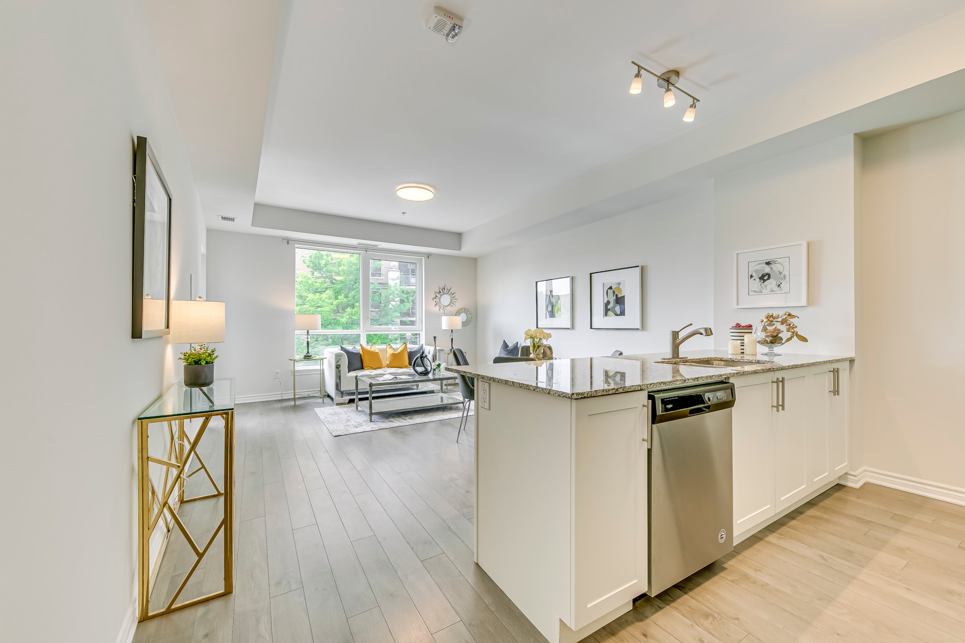 150 Oak Park Blvd 201