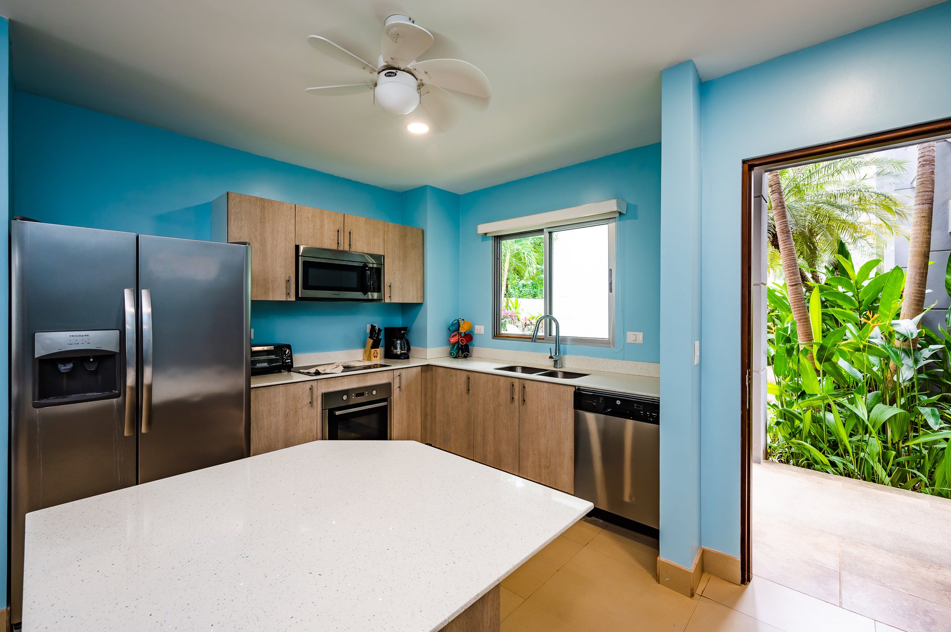 Casa Blanca 2 | Gorgeous 2 Bedroom Condo Close To The Beach!