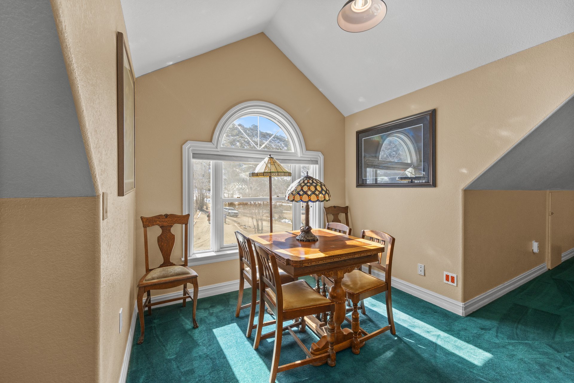 Equestrian Estate in Bear Valley Springs: 25820 Skyline Drive