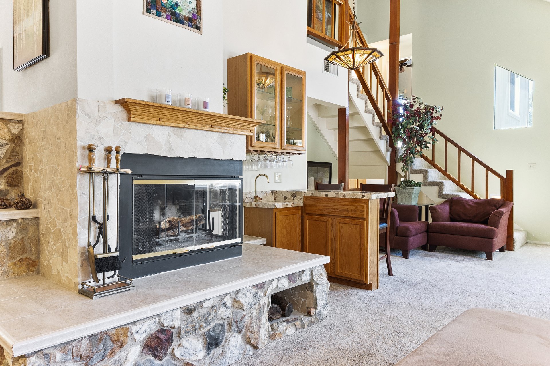 Panoramic Mountain Views in West Golden Hills — 21725 Mountain Drive, Tehachapi