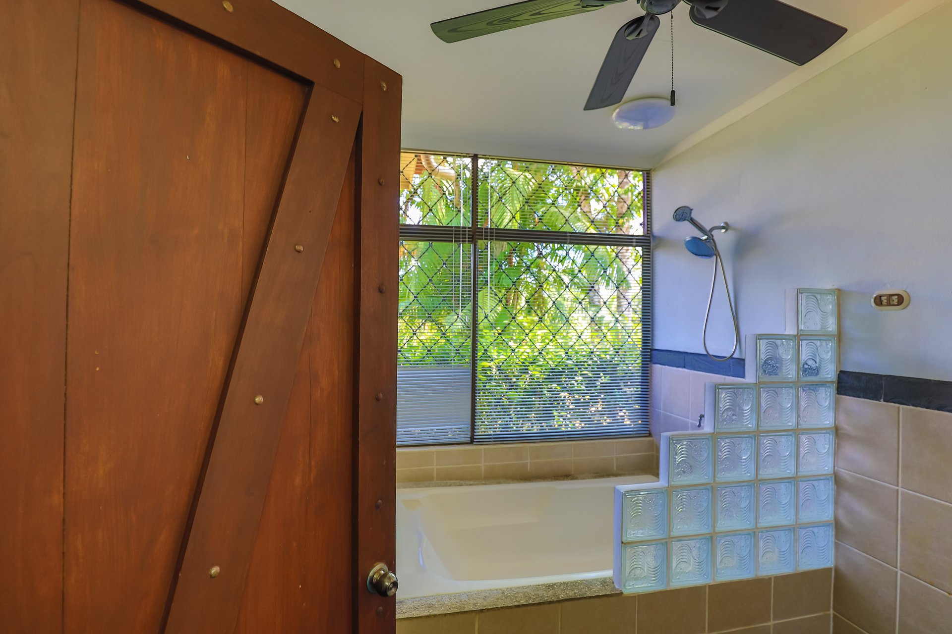 Hacienda-Style Retreat For Sale in Naranjito