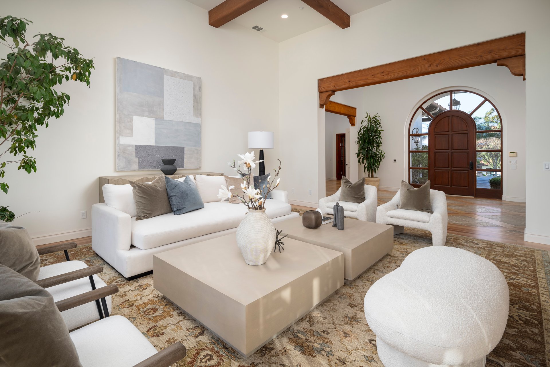 Luxury Living Redefined: Executive Rental in The Bridges