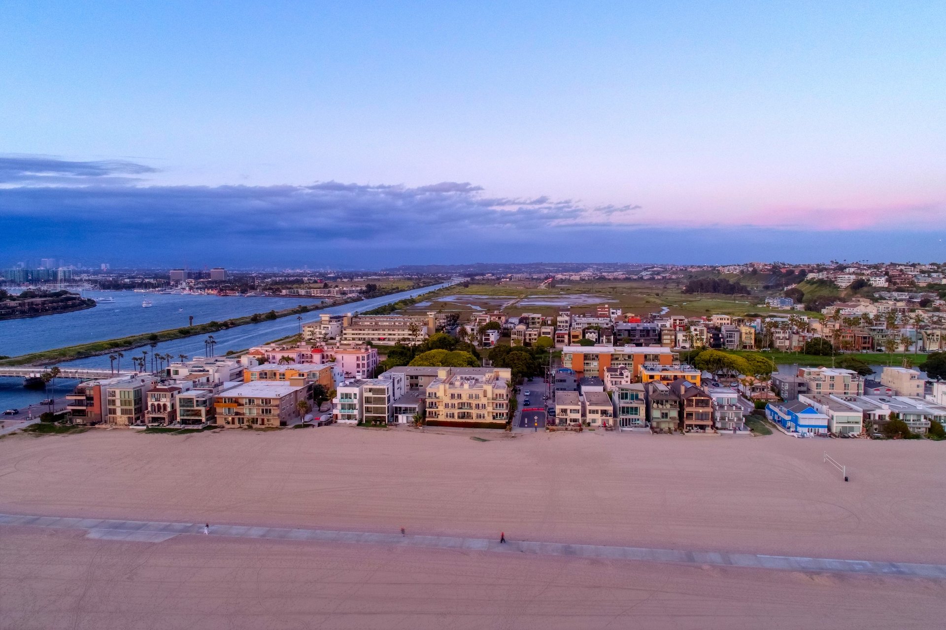 6401-6405 Ocean Front Walk