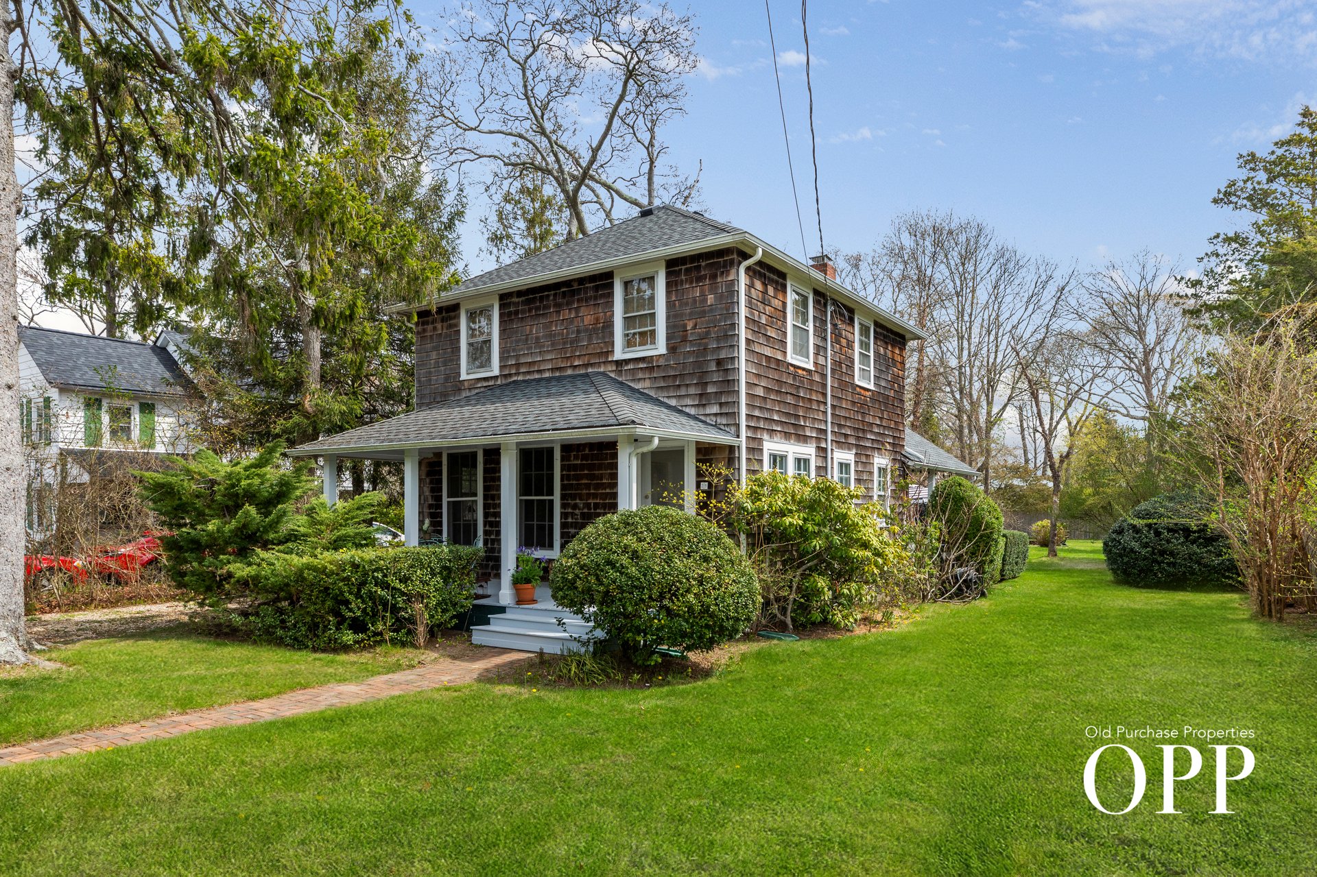 Early Bellport Charm Close to Everything