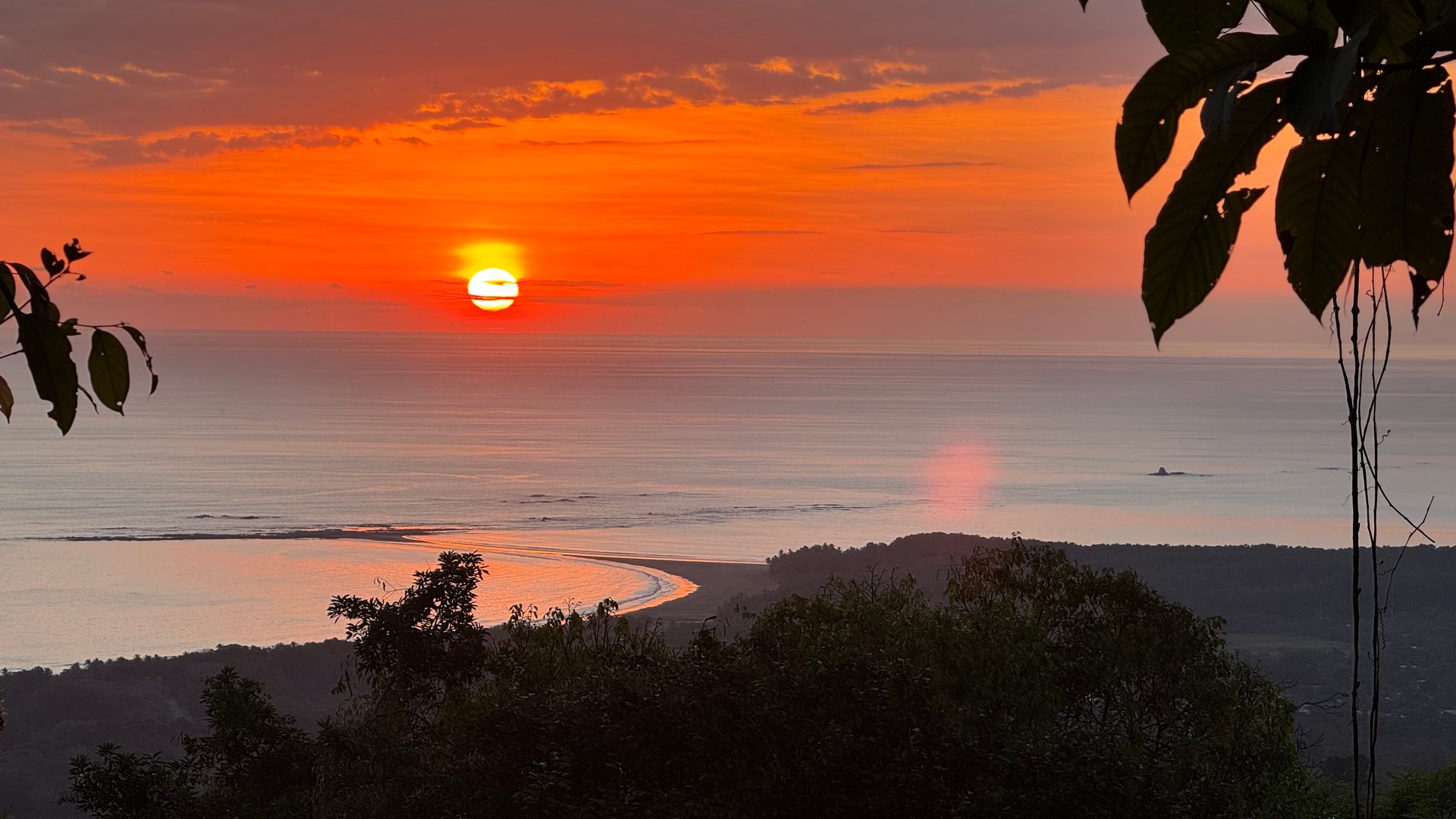 Front-Row Ocean View Lot in the Exclusive Mountains of La Unión