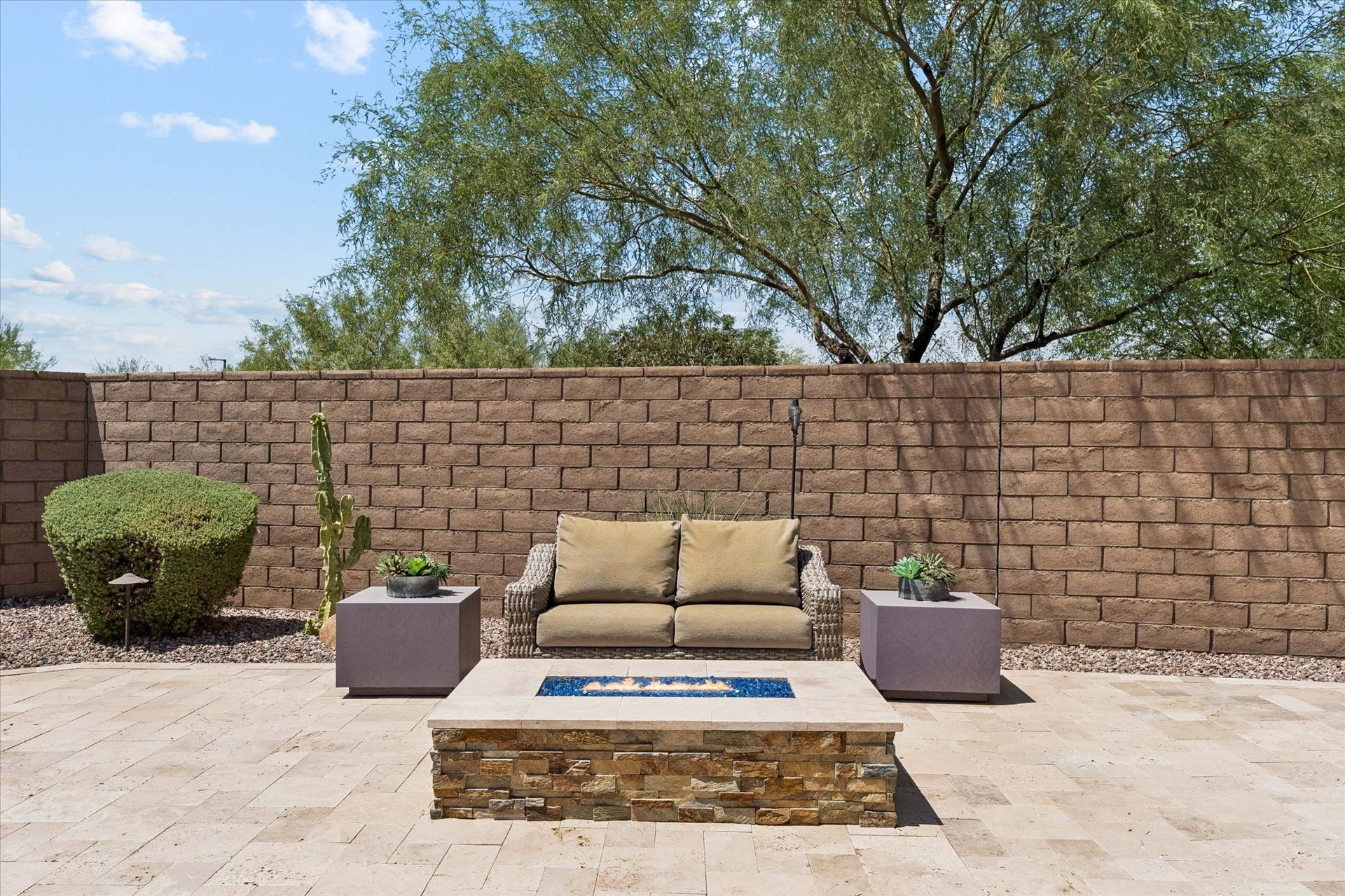 2905 E LOS GATOS DR, Phoenix, AZ 85050