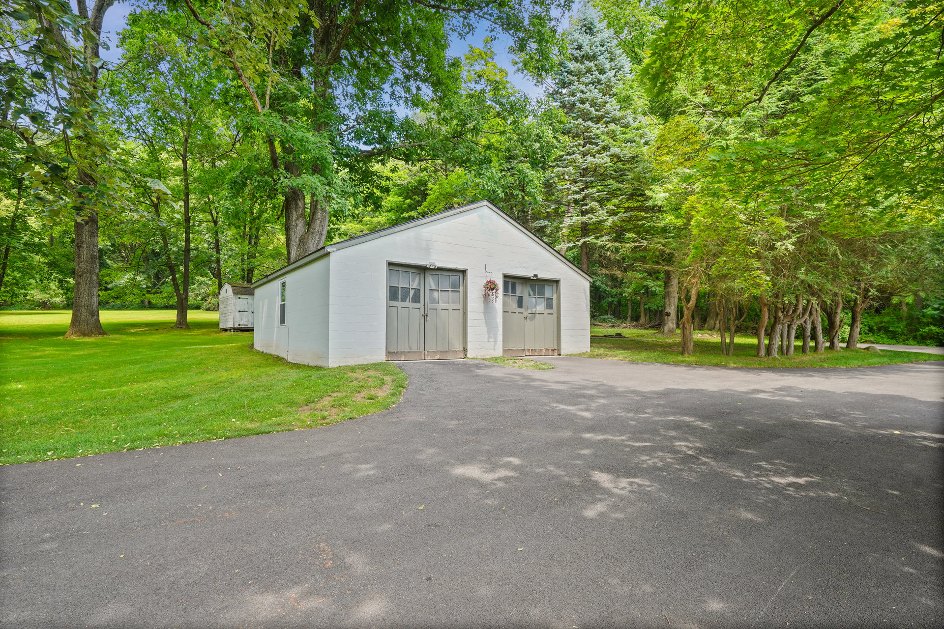 2440 Saw Mill River Road