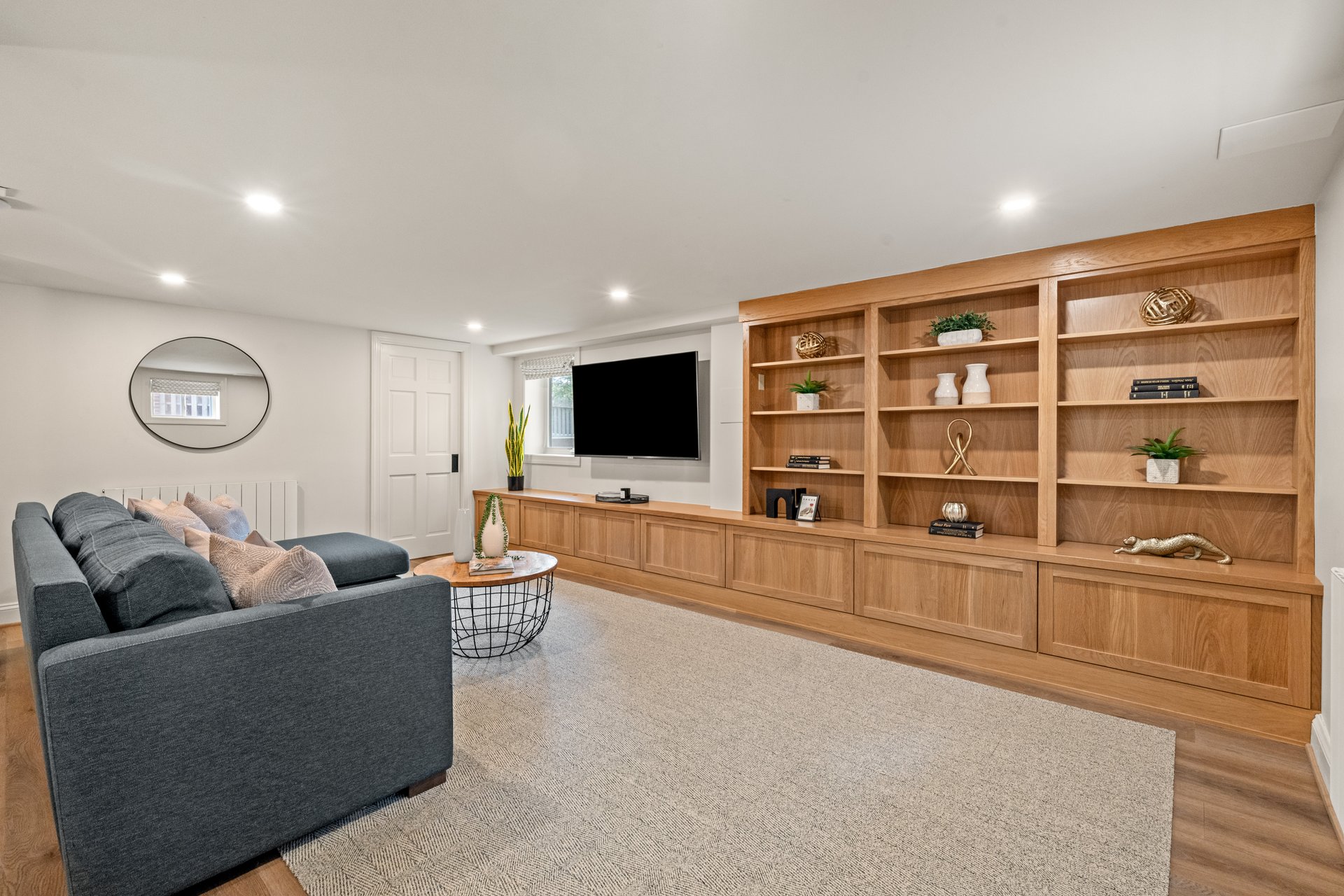 21 W Oak Street