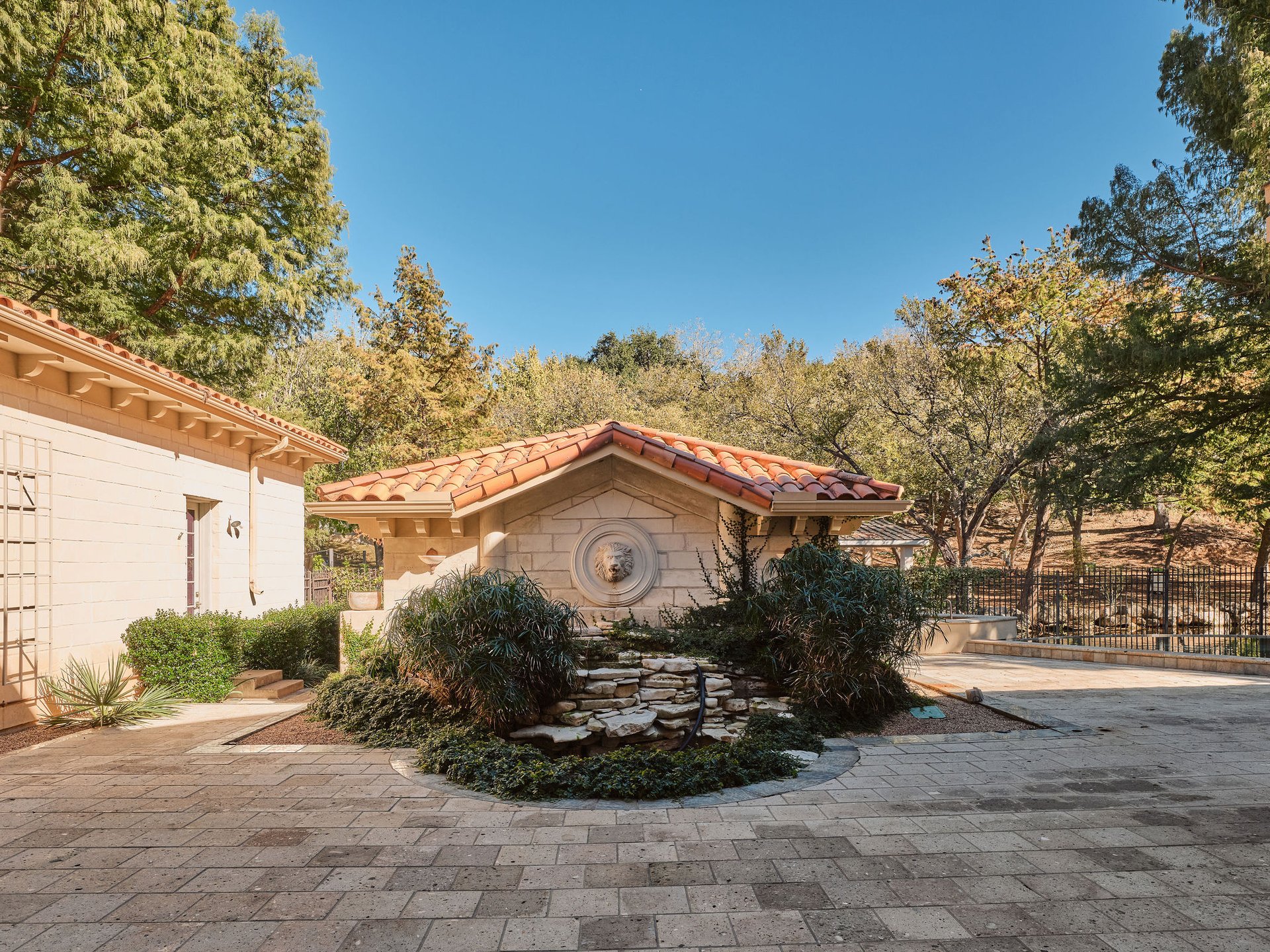 4511 Island Cove