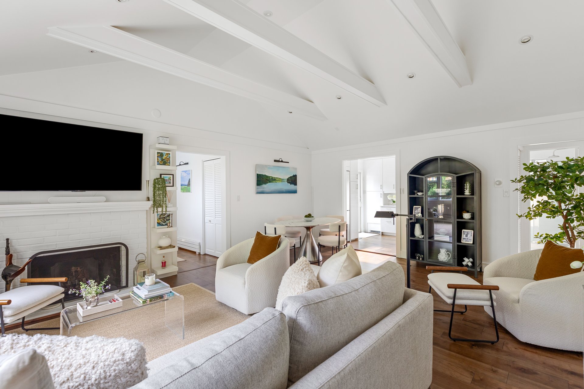 Stylish, Move-In Ready Living in Brookhaven